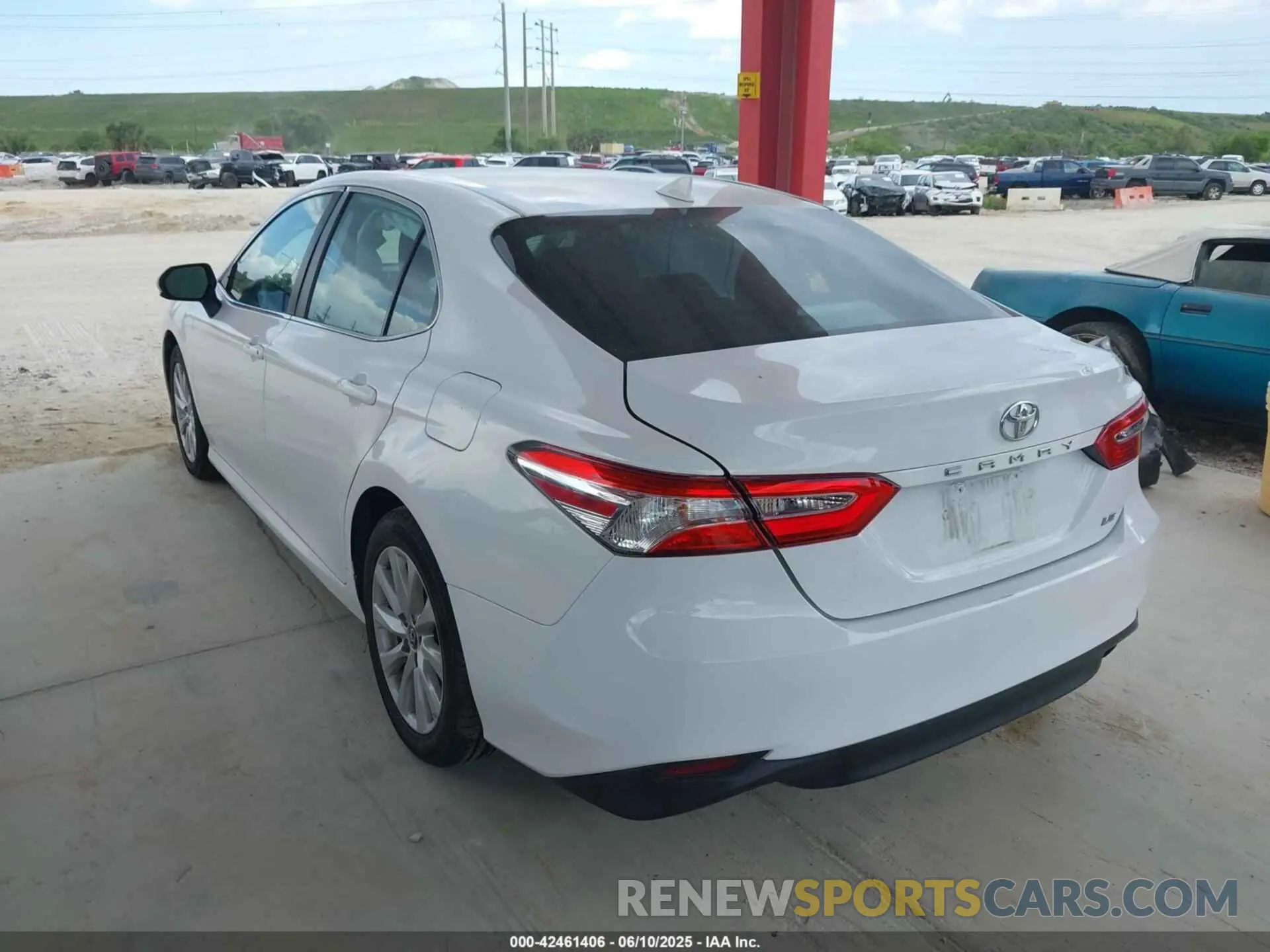 3 Photograph of a damaged car 4T1C11AK4LU915541 TOYOTA CAMRY 2020