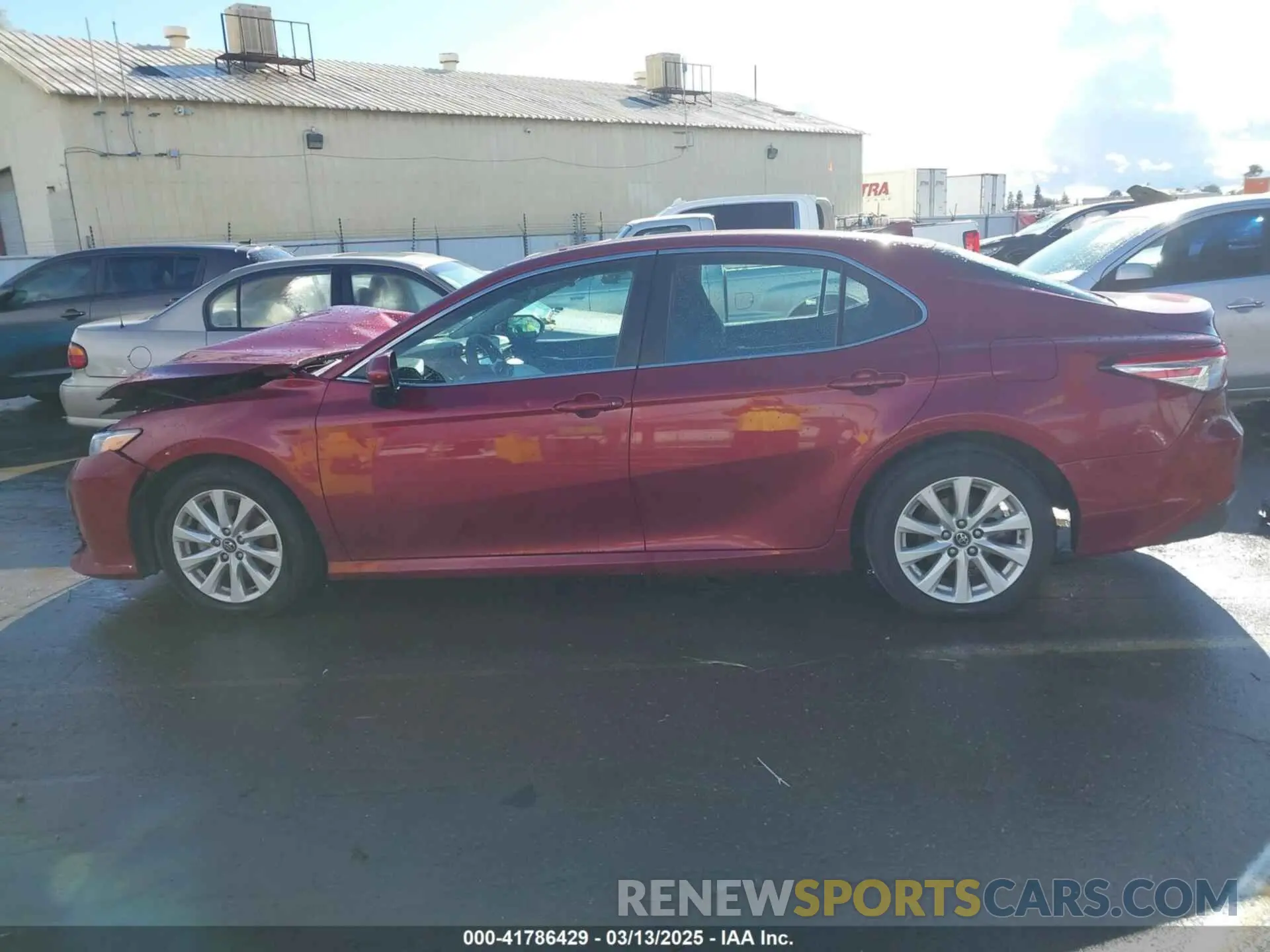 14 Photograph of a damaged car 4T1C11AK4LU916494 TOYOTA CAMRY 2020