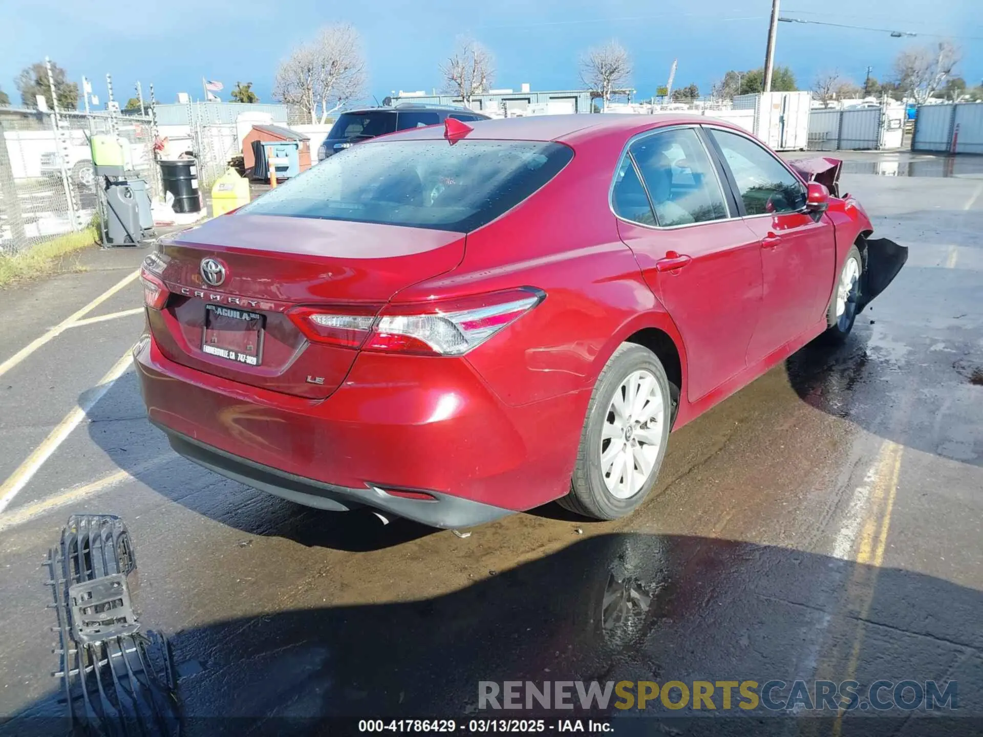 4 Photograph of a damaged car 4T1C11AK4LU916494 TOYOTA CAMRY 2020
