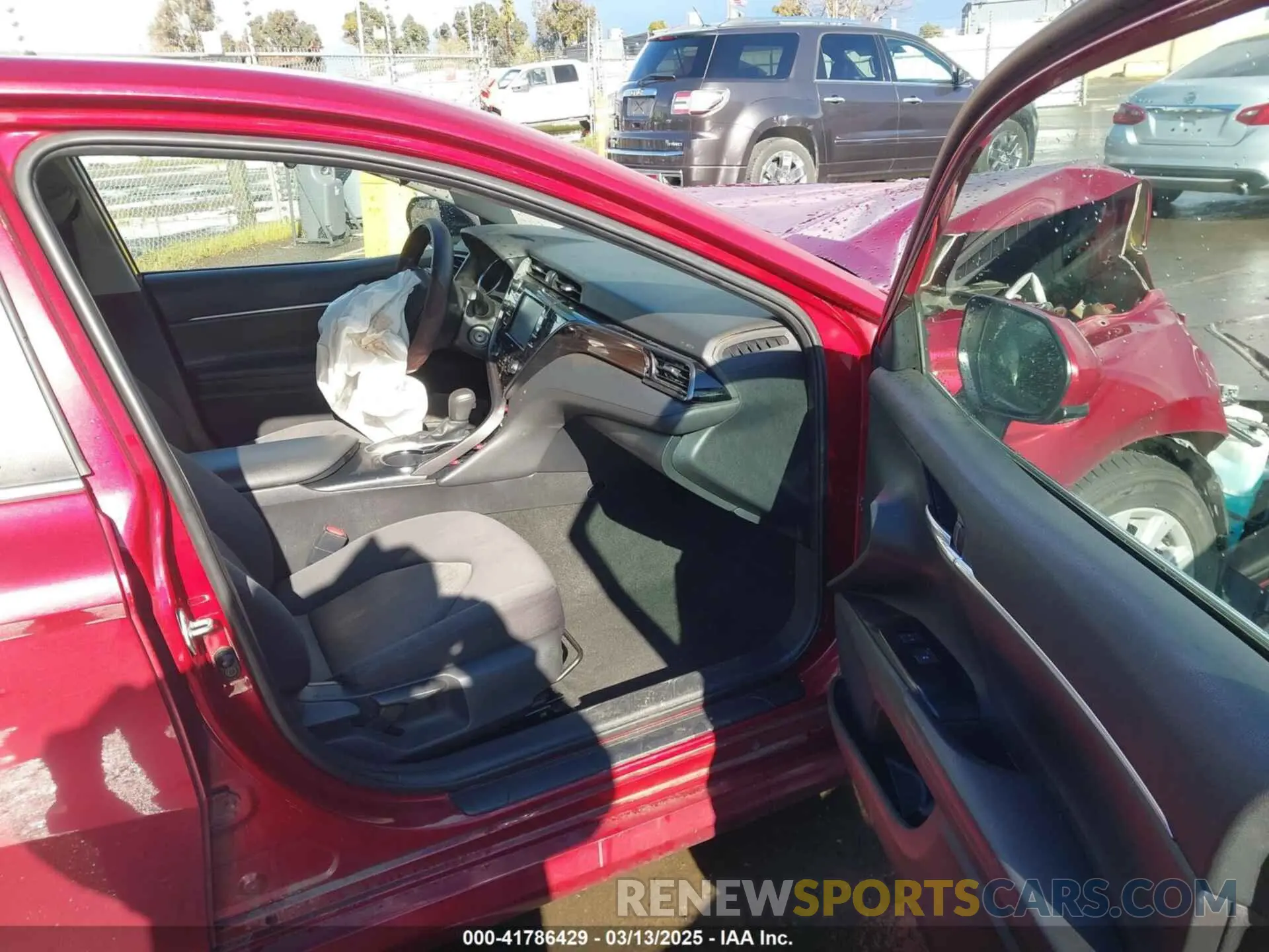5 Photograph of a damaged car 4T1C11AK4LU916494 TOYOTA CAMRY 2020
