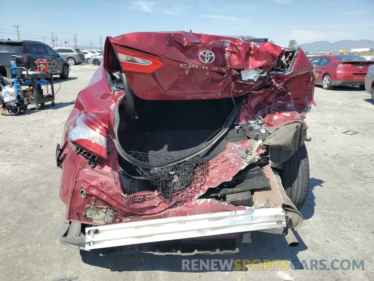 6 Photograph of a damaged car 4T1C11AK4LU917886 TOYOTA CAMRY 2020