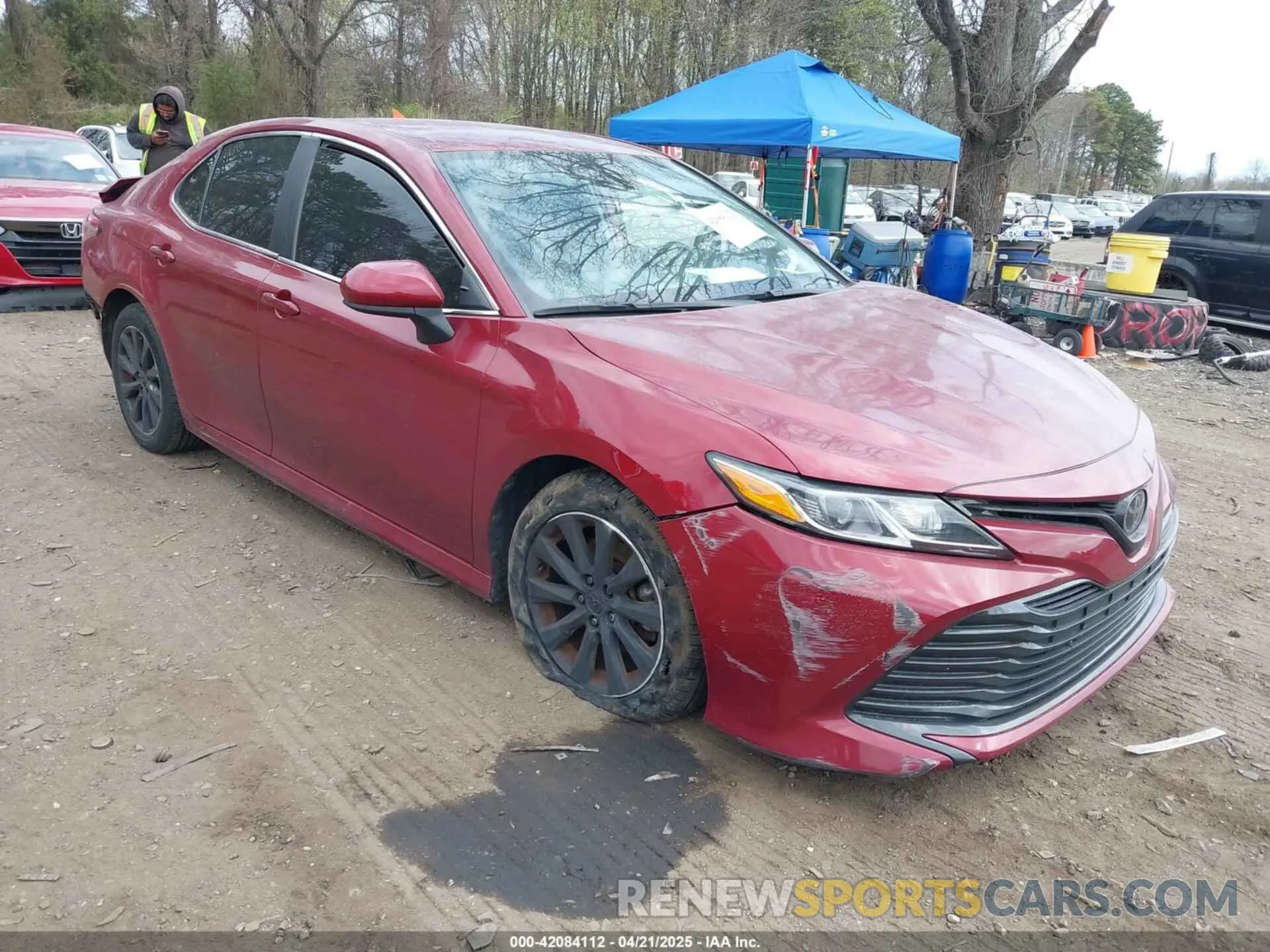 1 Photograph of a damaged car 4T1C11AK4LU920044 TOYOTA CAMRY 2020