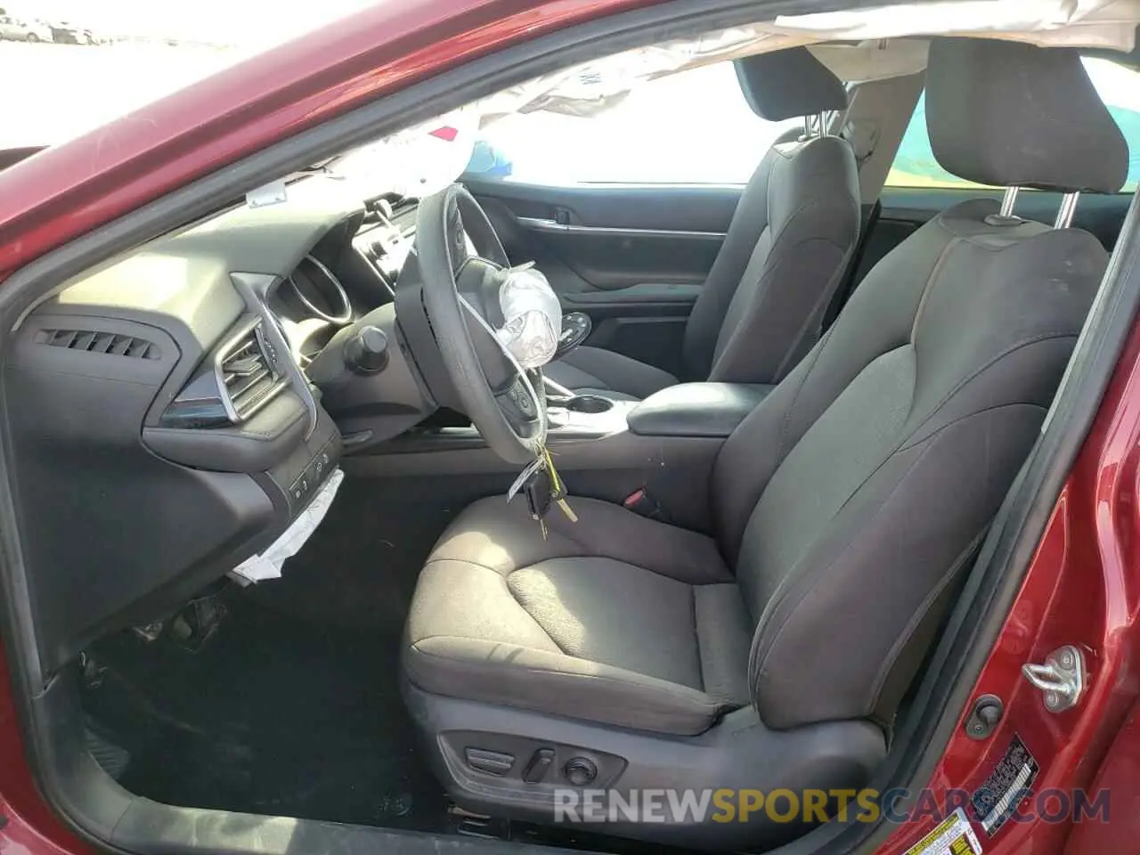 7 Photograph of a damaged car 4T1C11AK4LU922070 TOYOTA CAMRY 2020