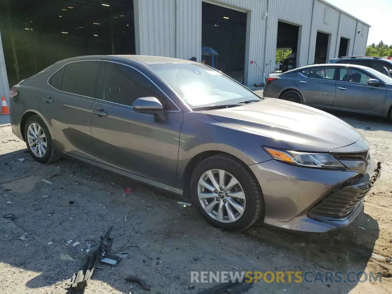 4 Photograph of a damaged car 4T1C11AK4LU924210 TOYOTA CAMRY 2020