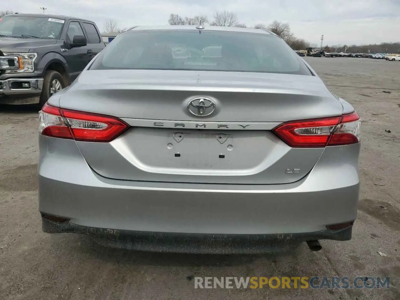 6 Photograph of a damaged car 4T1C11AK4LU924529 TOYOTA CAMRY 2020