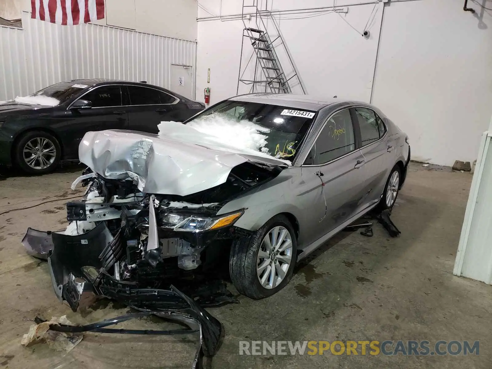 2 Photograph of a damaged car 4T1C11AK4LU930380 TOYOTA CAMRY 2020