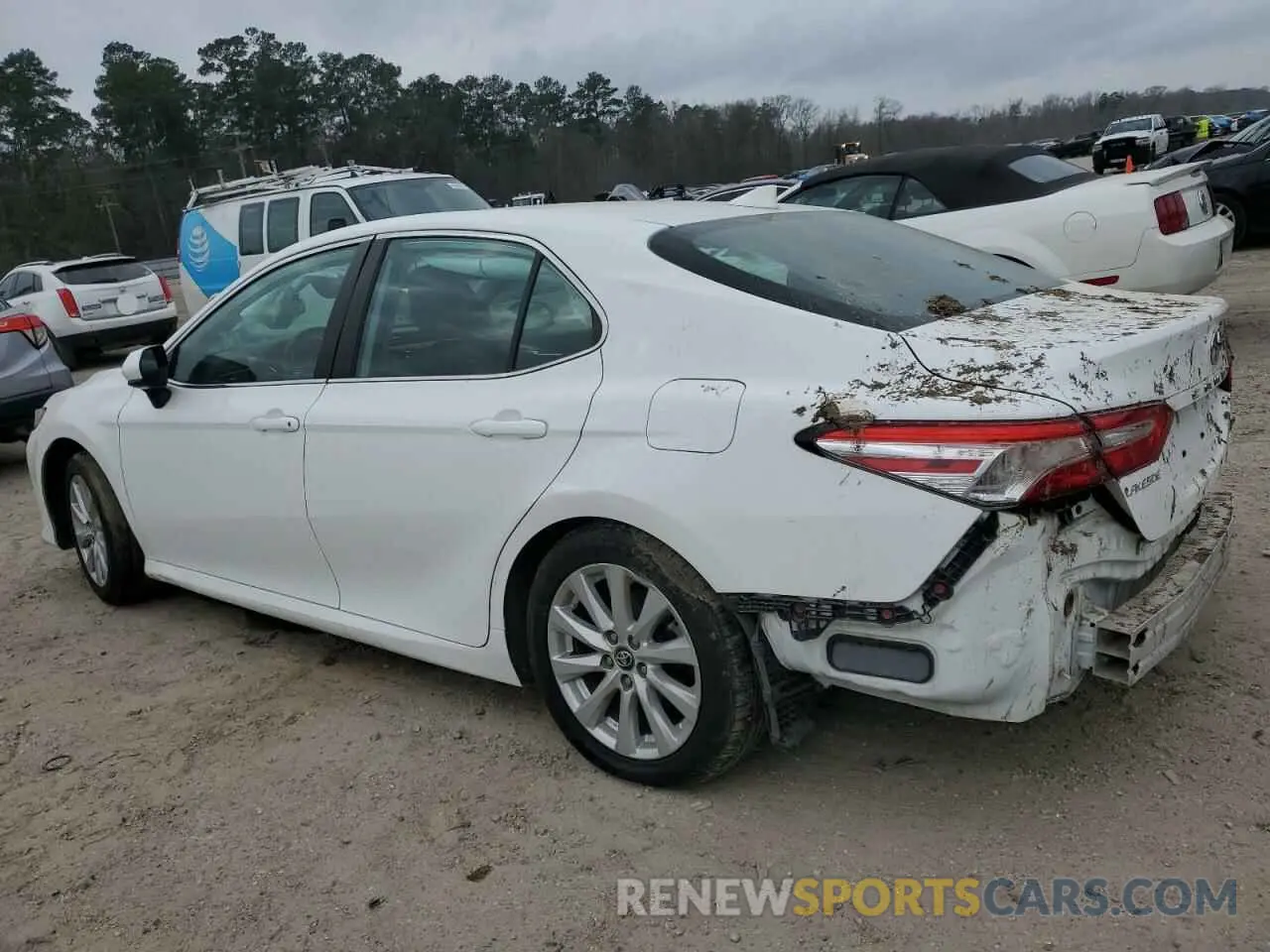 2 Photograph of a damaged car 4T1C11AK4LU930850 TOYOTA CAMRY 2020