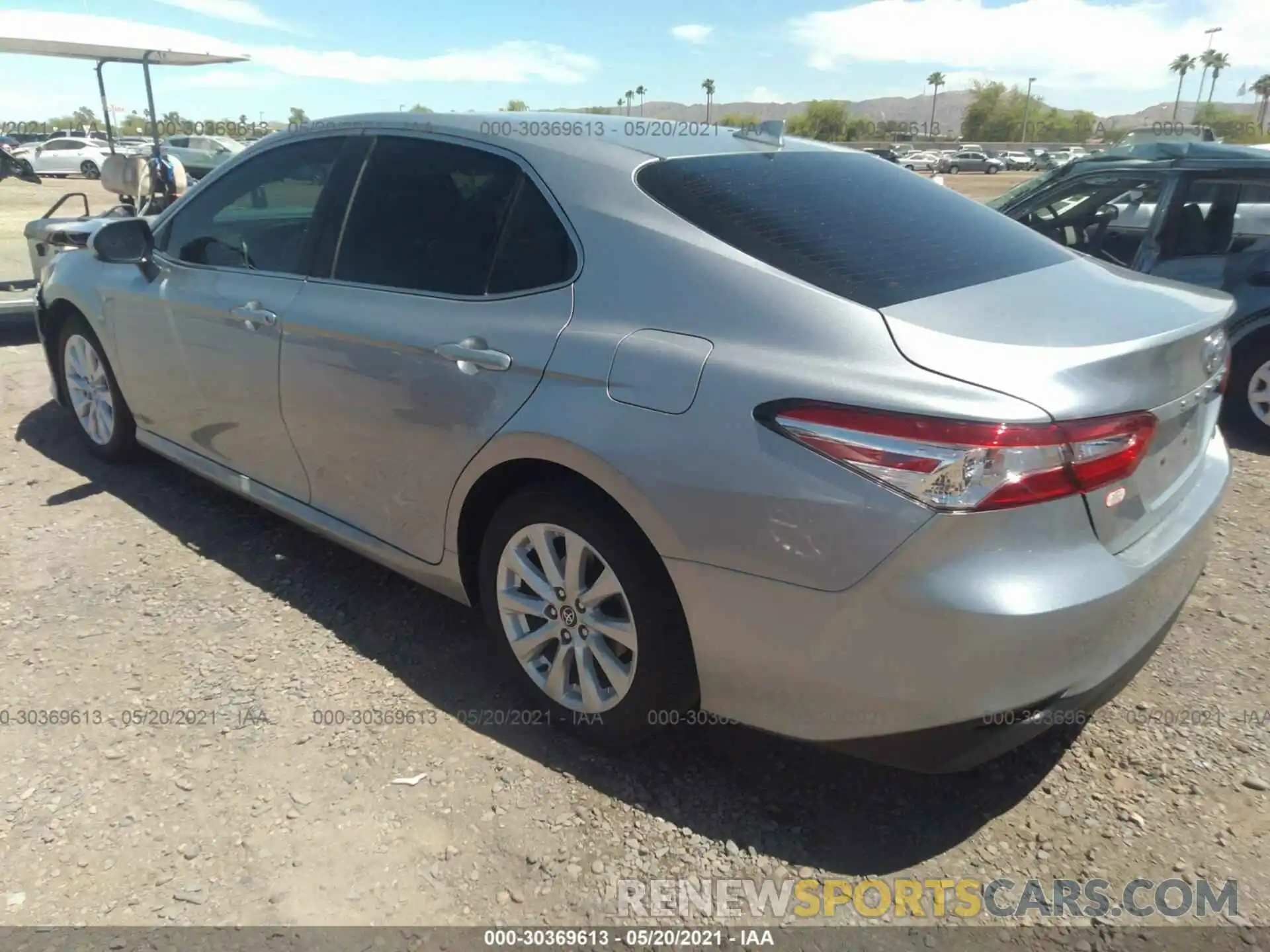 3 Photograph of a damaged car 4T1C11AK4LU938494 TOYOTA CAMRY 2020