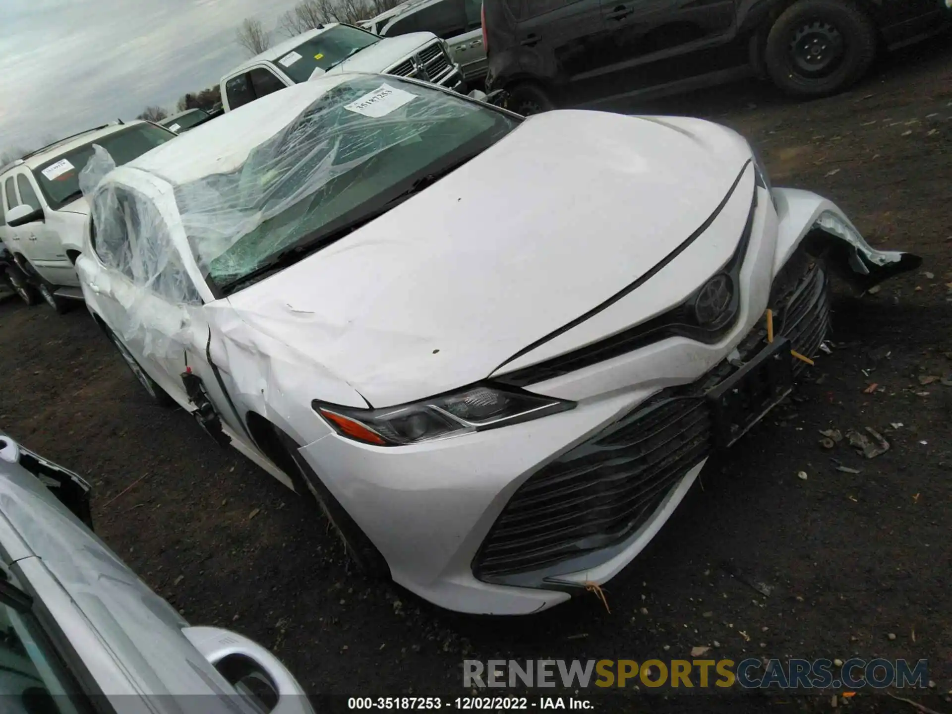 1 Photograph of a damaged car 4T1C11AK4LU941282 TOYOTA CAMRY 2020