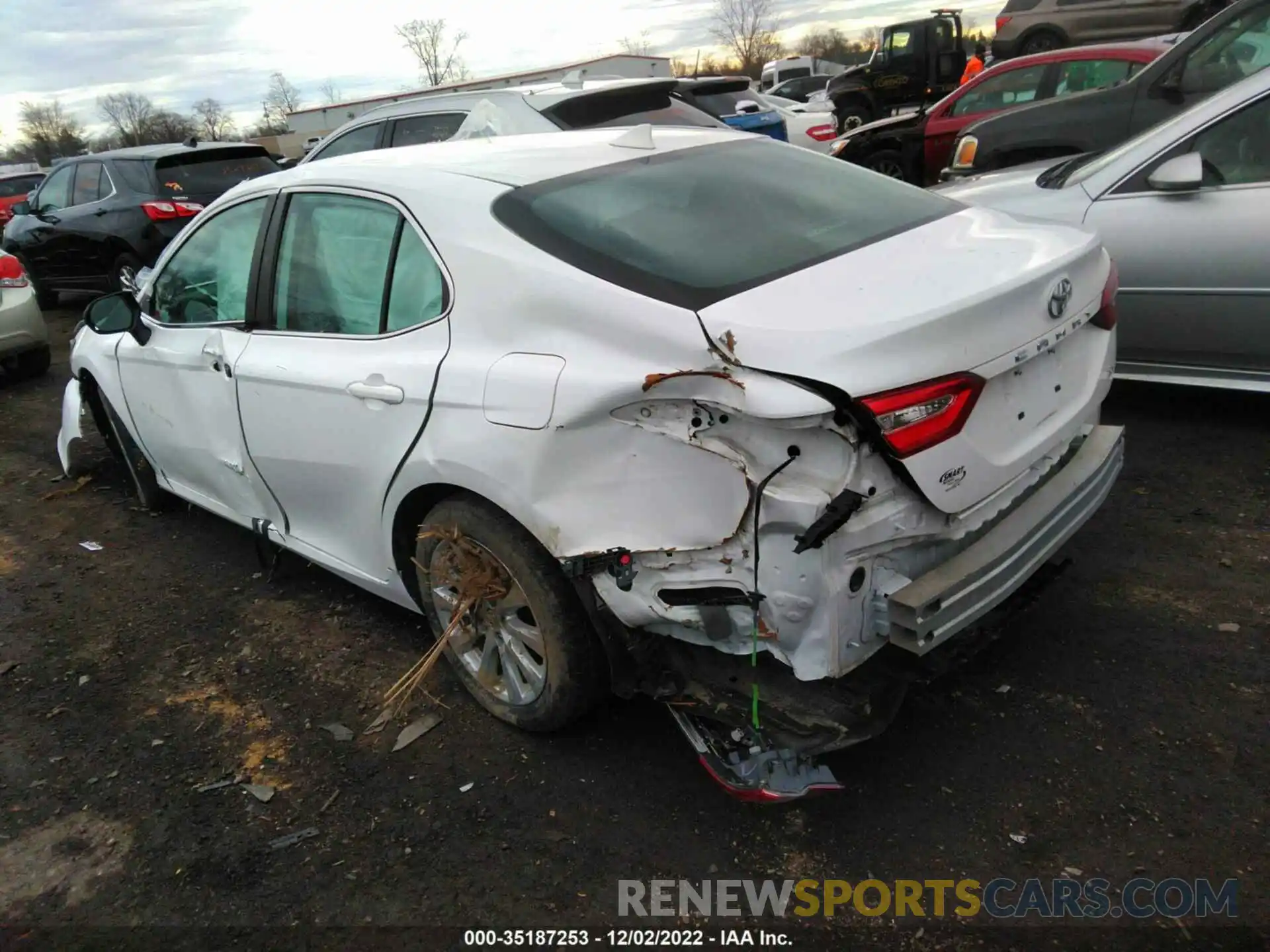 3 Photograph of a damaged car 4T1C11AK4LU941282 TOYOTA CAMRY 2020