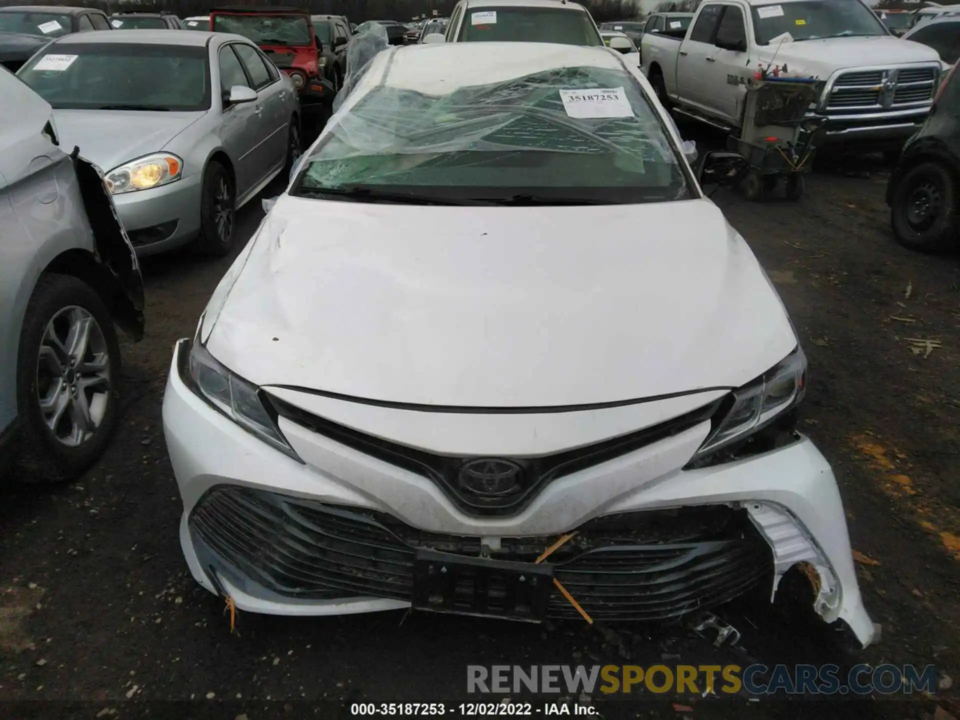 6 Photograph of a damaged car 4T1C11AK4LU941282 TOYOTA CAMRY 2020