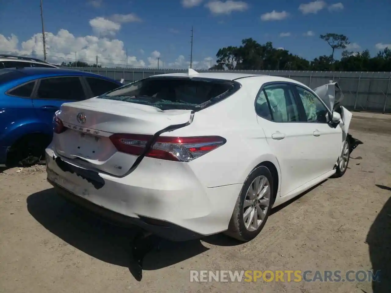 4 Photograph of a damaged car 4T1C11AK4LU963184 TOYOTA CAMRY 2020