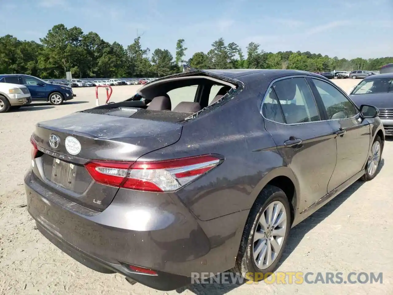 4 Photograph of a damaged car 4T1C11AK4LU965565 TOYOTA CAMRY 2020