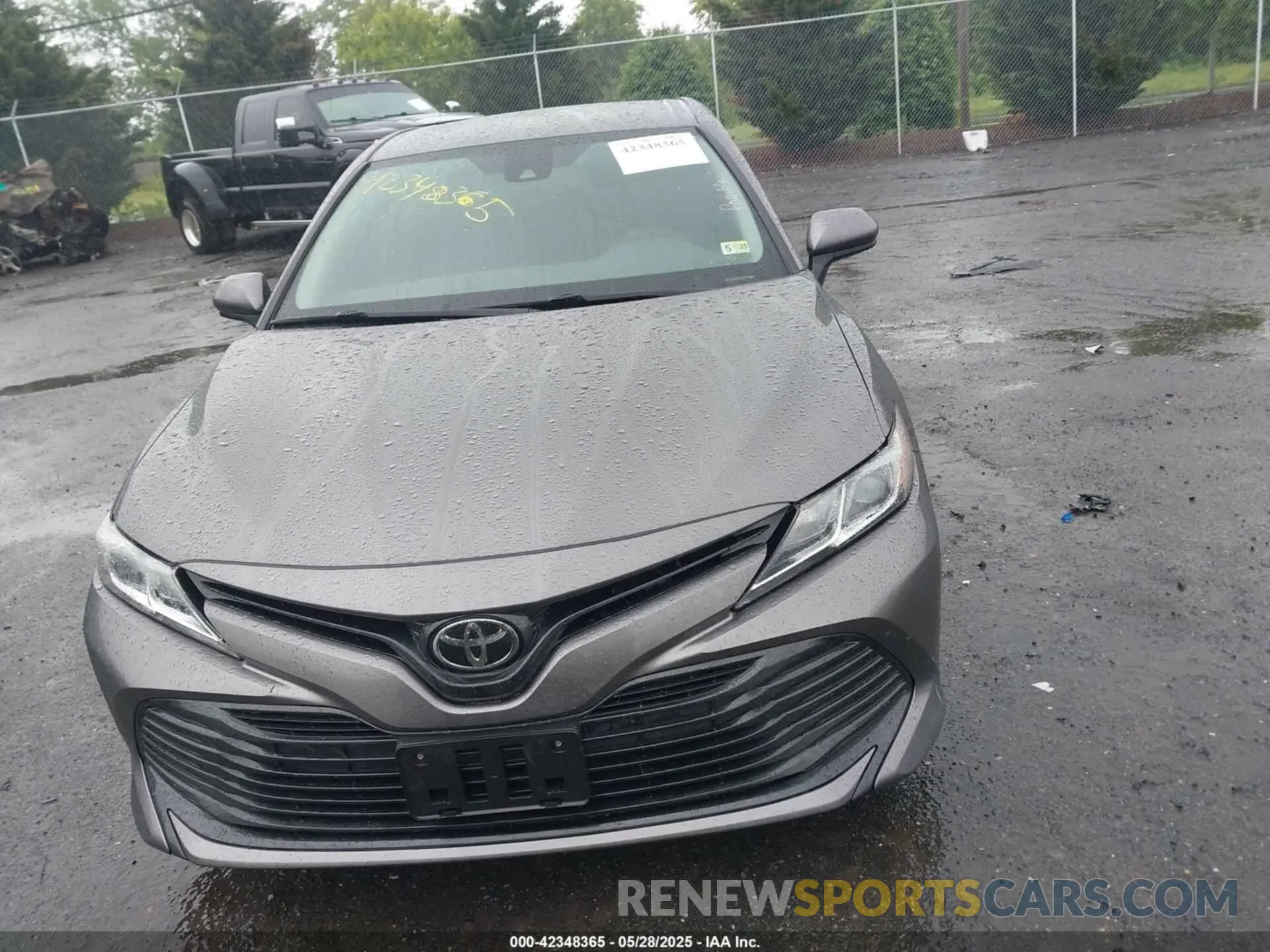 12 Photograph of a damaged car 4T1C11AK4LU966005 TOYOTA CAMRY 2020
