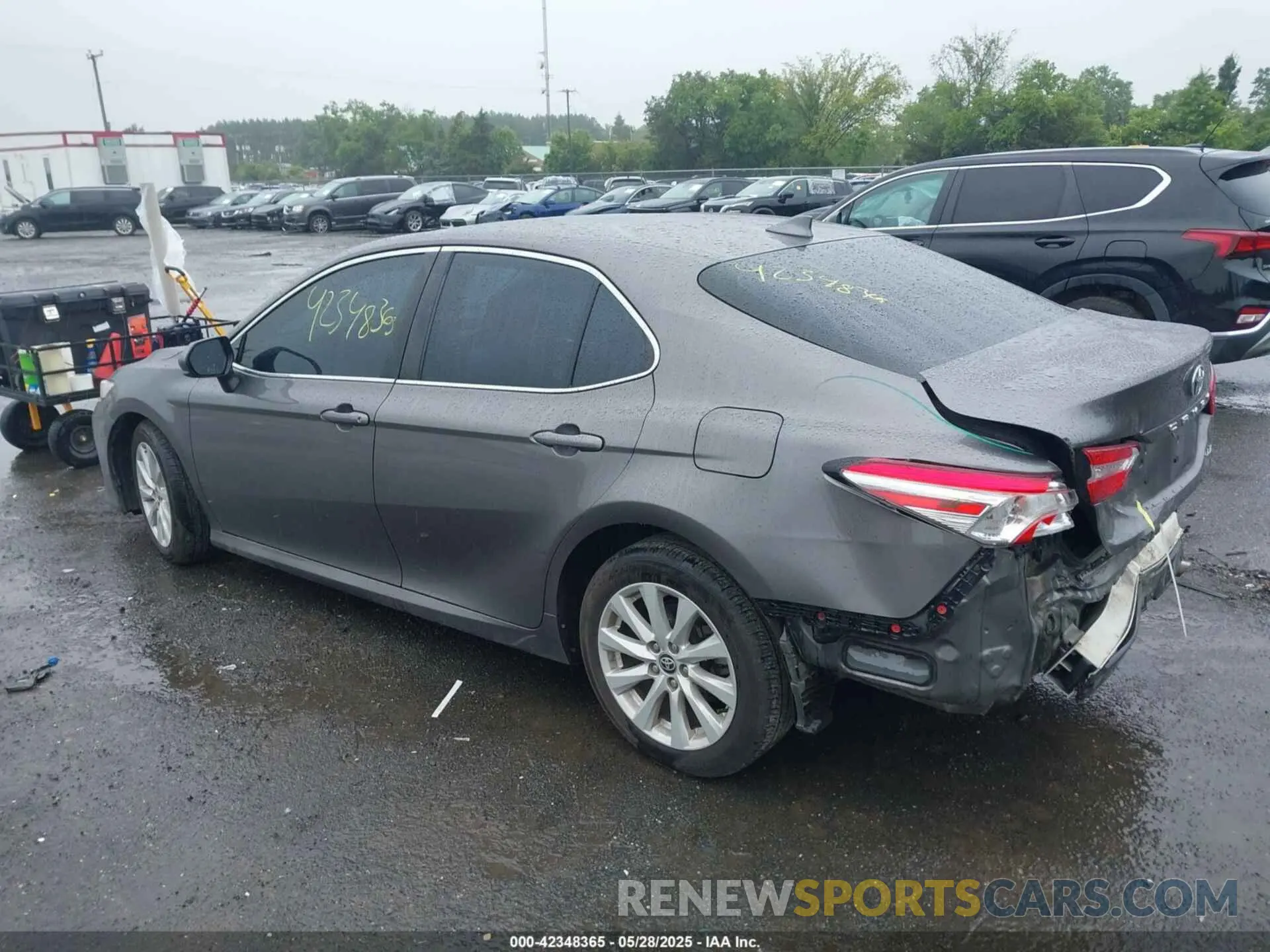 3 Photograph of a damaged car 4T1C11AK4LU966005 TOYOTA CAMRY 2020