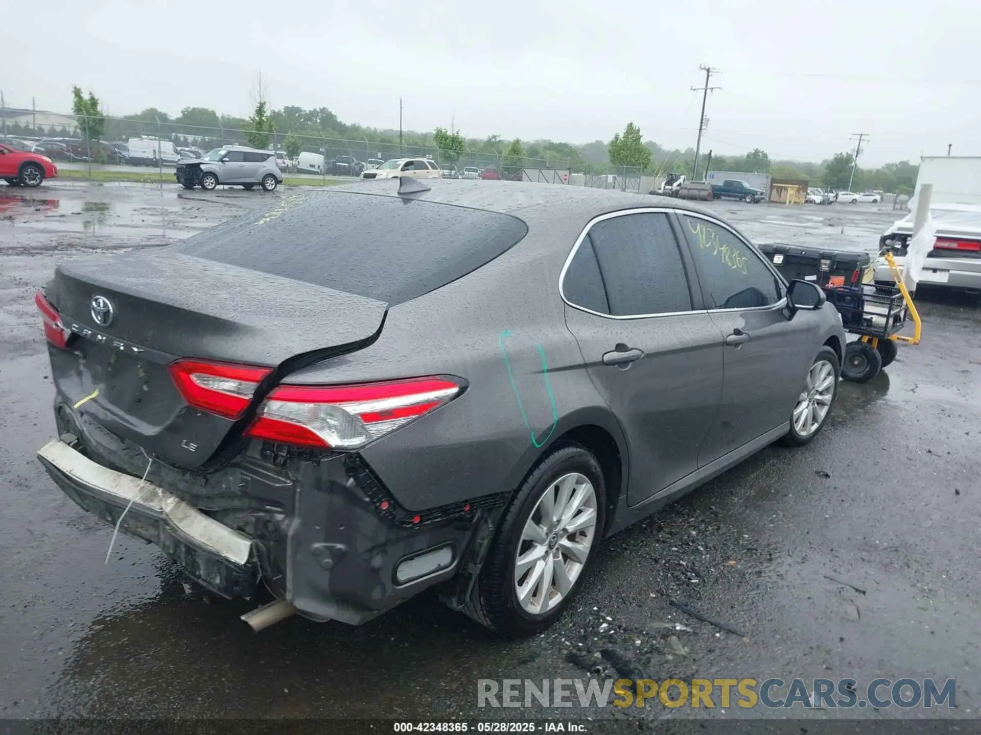 4 Photograph of a damaged car 4T1C11AK4LU966005 TOYOTA CAMRY 2020