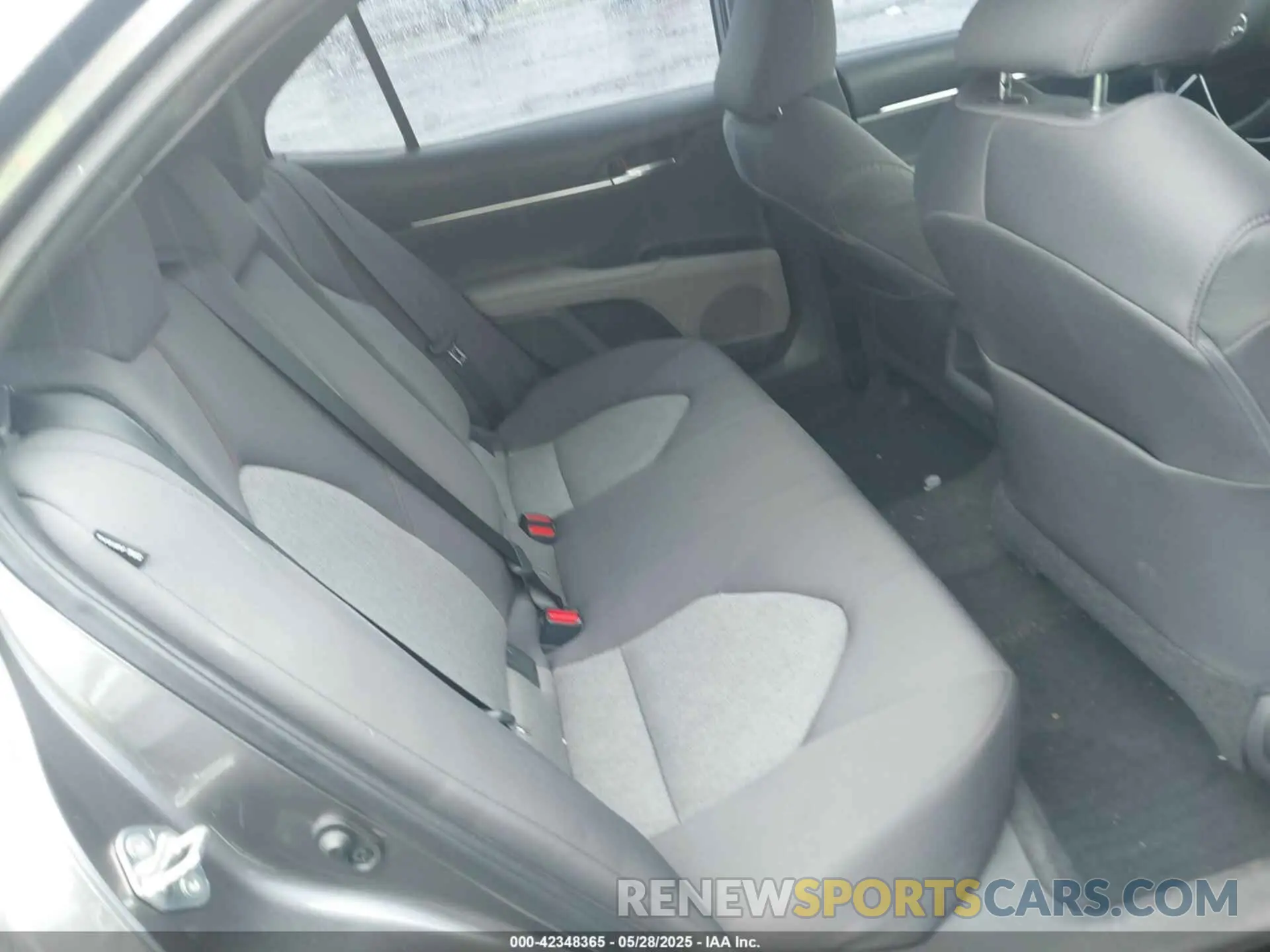 8 Photograph of a damaged car 4T1C11AK4LU966005 TOYOTA CAMRY 2020