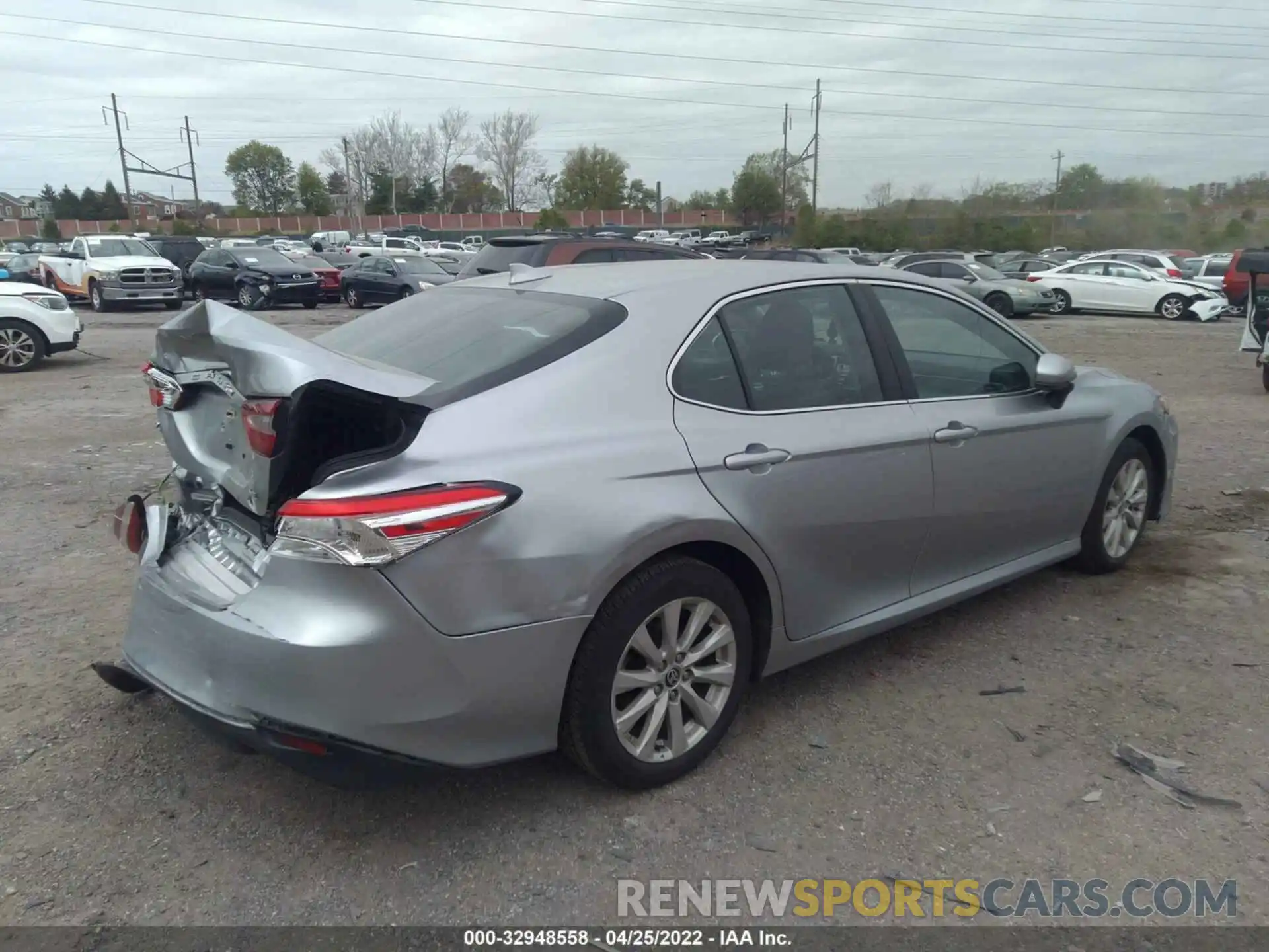 4 Photograph of a damaged car 4T1C11AK4LU983046 TOYOTA CAMRY 2020