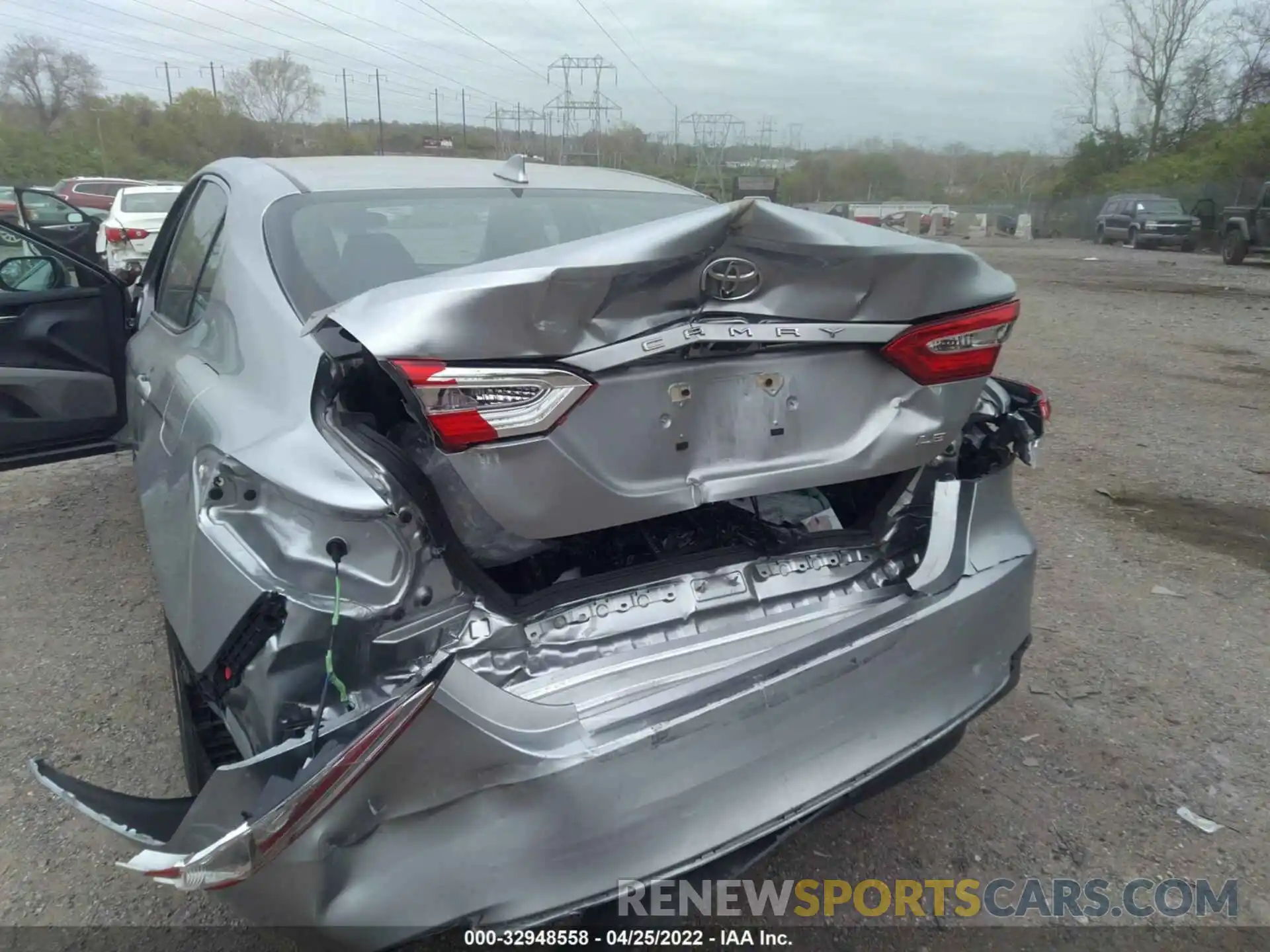 6 Photograph of a damaged car 4T1C11AK4LU983046 TOYOTA CAMRY 2020