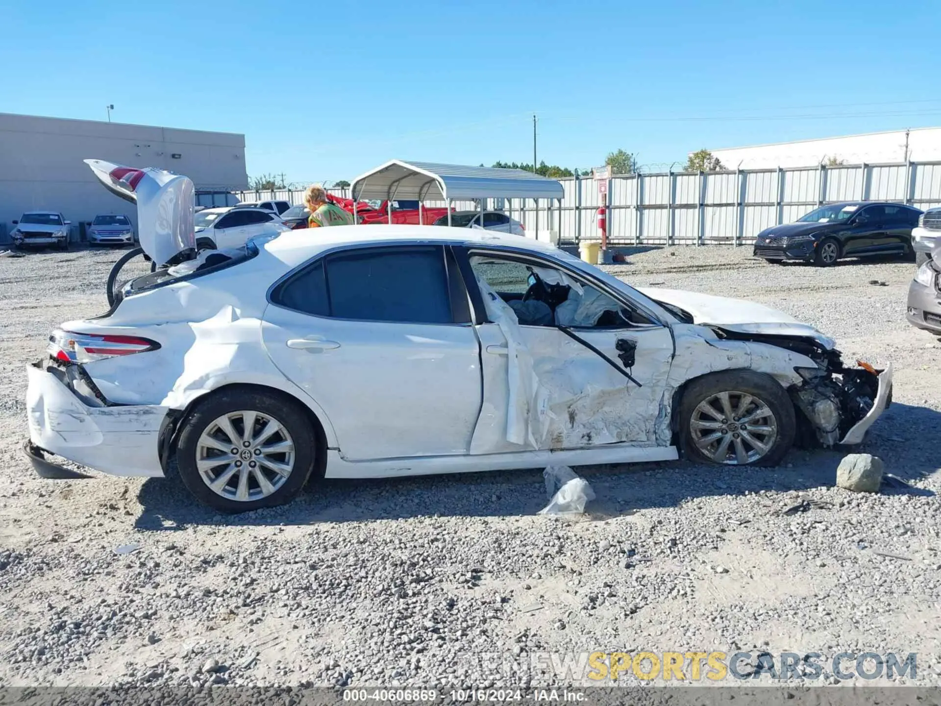 14 Photograph of a damaged car 4T1C11AK4LU988439 TOYOTA CAMRY 2020