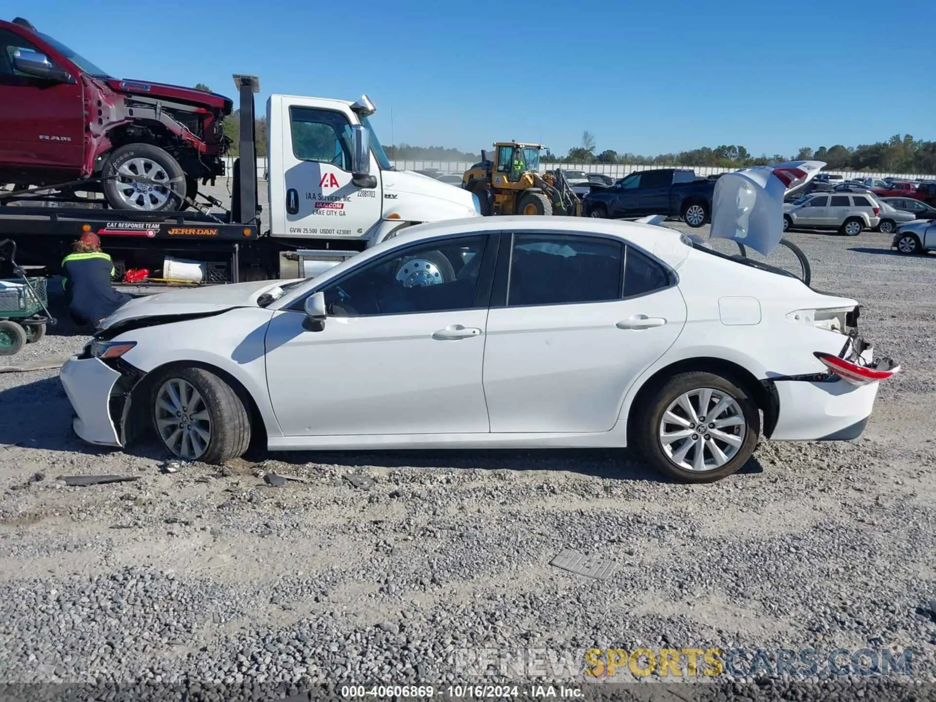 15 Photograph of a damaged car 4T1C11AK4LU988439 TOYOTA CAMRY 2020