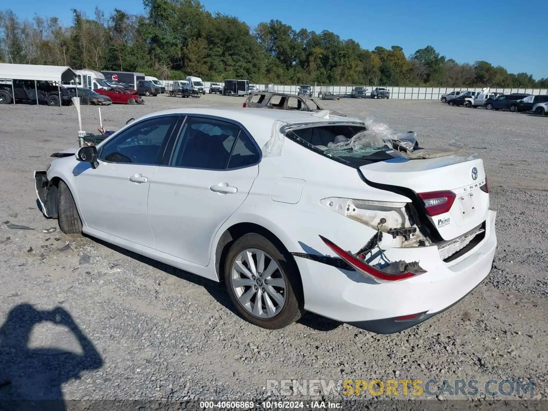 3 Photograph of a damaged car 4T1C11AK4LU988439 TOYOTA CAMRY 2020