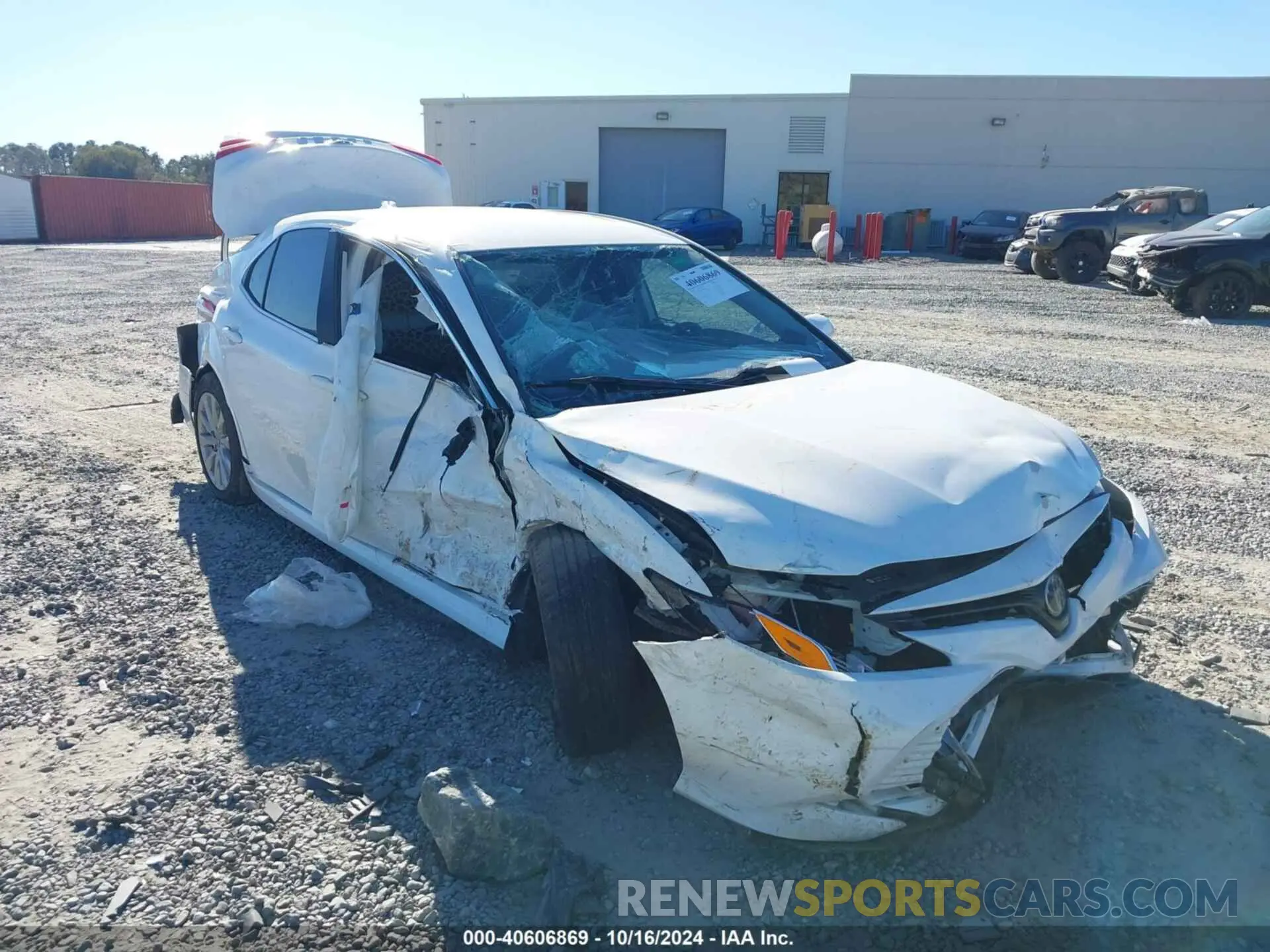 6 Photograph of a damaged car 4T1C11AK4LU988439 TOYOTA CAMRY 2020
