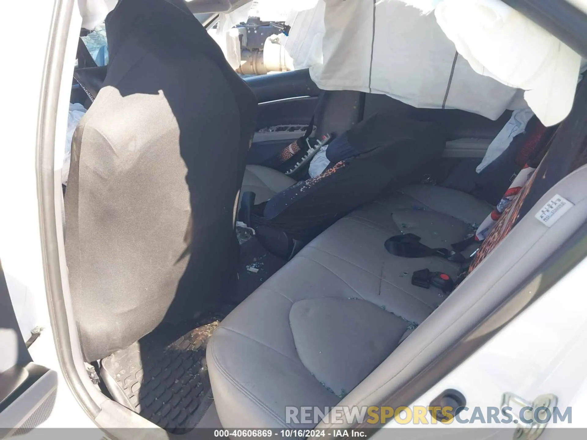 8 Photograph of a damaged car 4T1C11AK4LU988439 TOYOTA CAMRY 2020