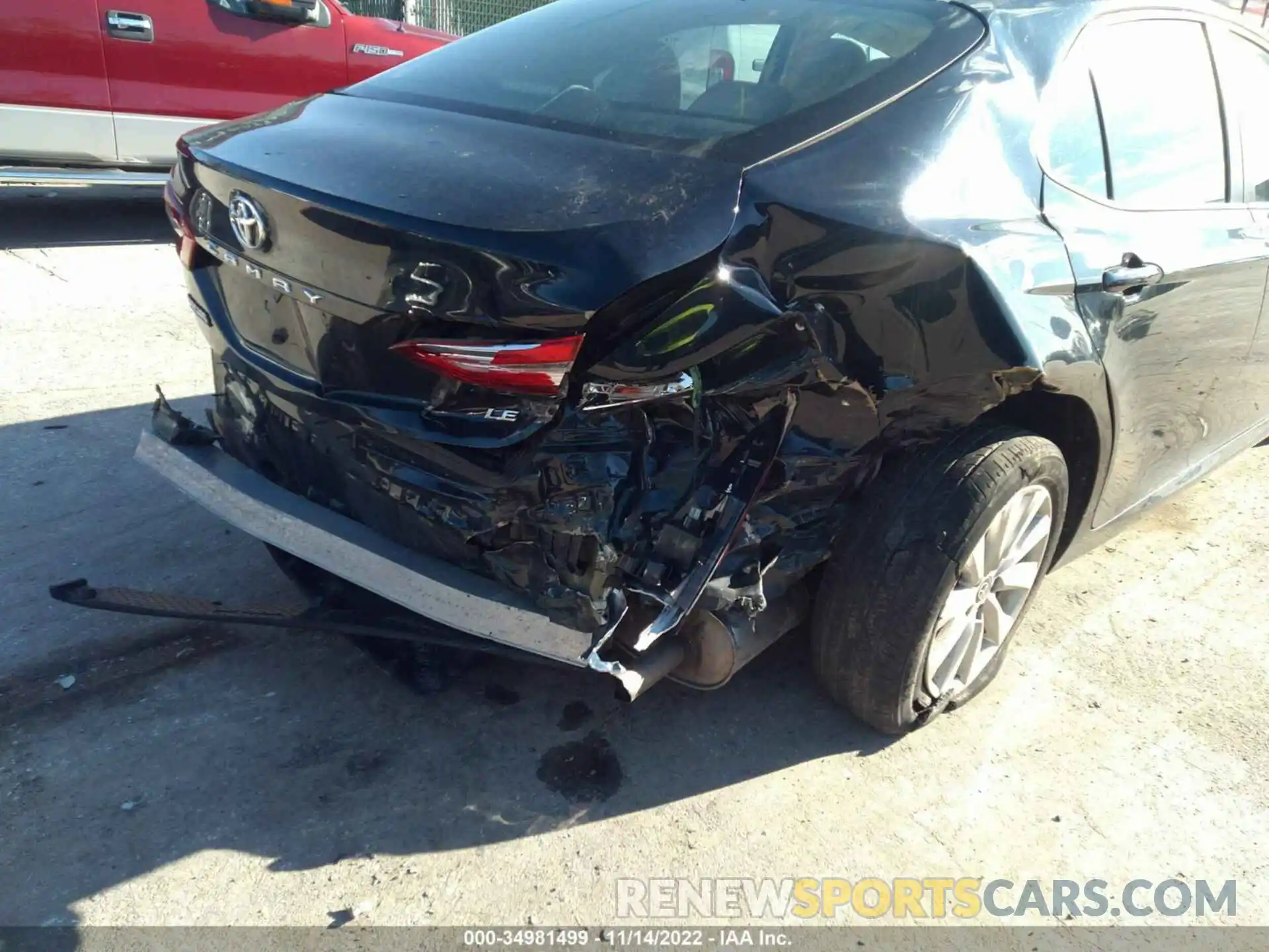 6 Photograph of a damaged car 4T1C11AK4LU990367 TOYOTA CAMRY 2020