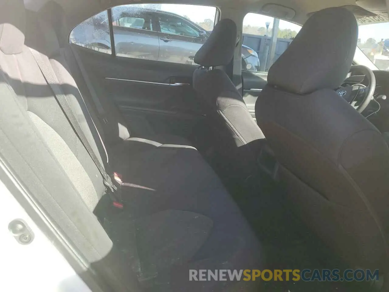 10 Photograph of a damaged car 4T1C11AK4LU992992 TOYOTA CAMRY 2020