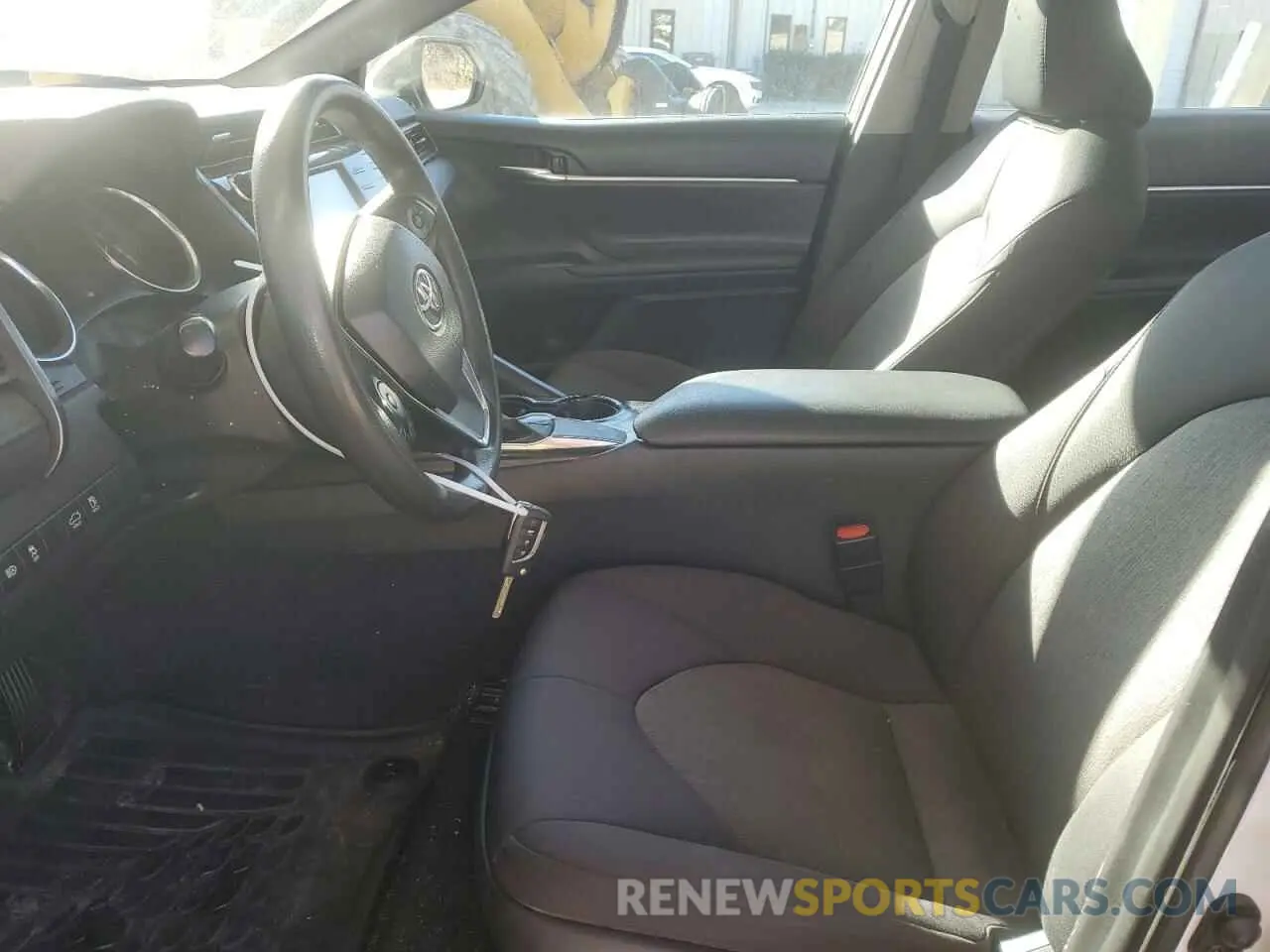 7 Photograph of a damaged car 4T1C11AK4LU992992 TOYOTA CAMRY 2020