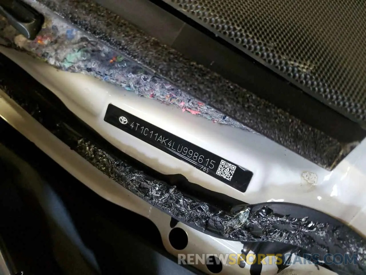 12 Photograph of a damaged car 4T1C11AK4LU998615 TOYOTA CAMRY 2020