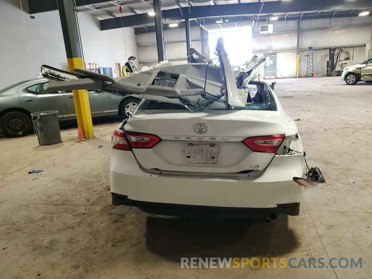 6 Photograph of a damaged car 4T1C11AK4LU998615 TOYOTA CAMRY 2020
