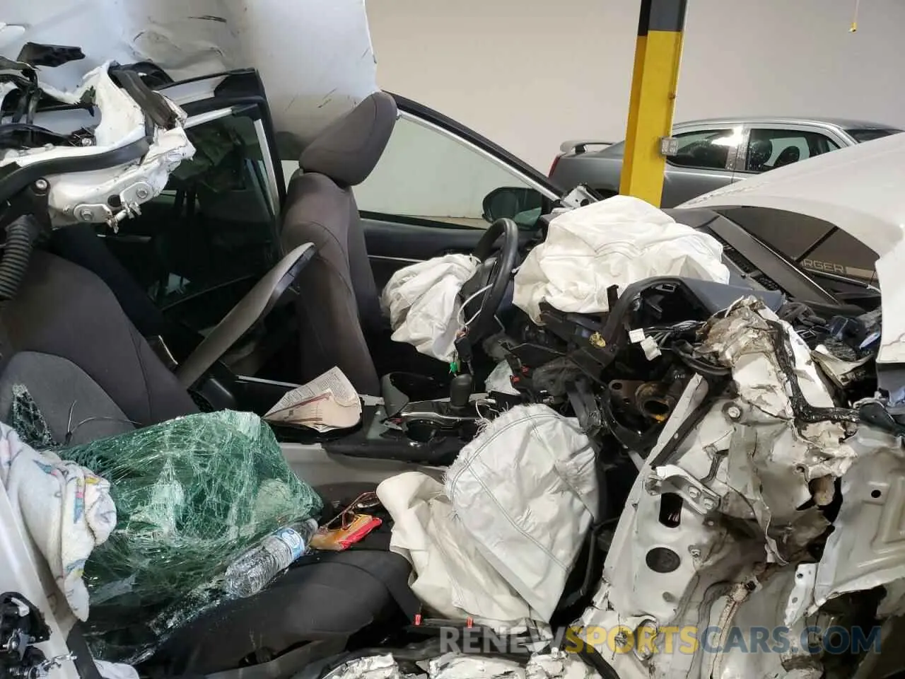 7 Photograph of a damaged car 4T1C11AK4LU998615 TOYOTA CAMRY 2020