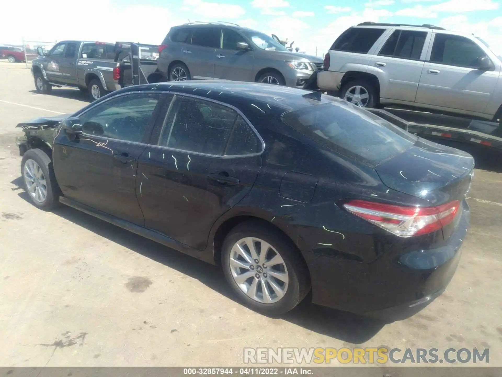 3 Photograph of a damaged car 4T1C11AK5LU324568 TOYOTA CAMRY 2020