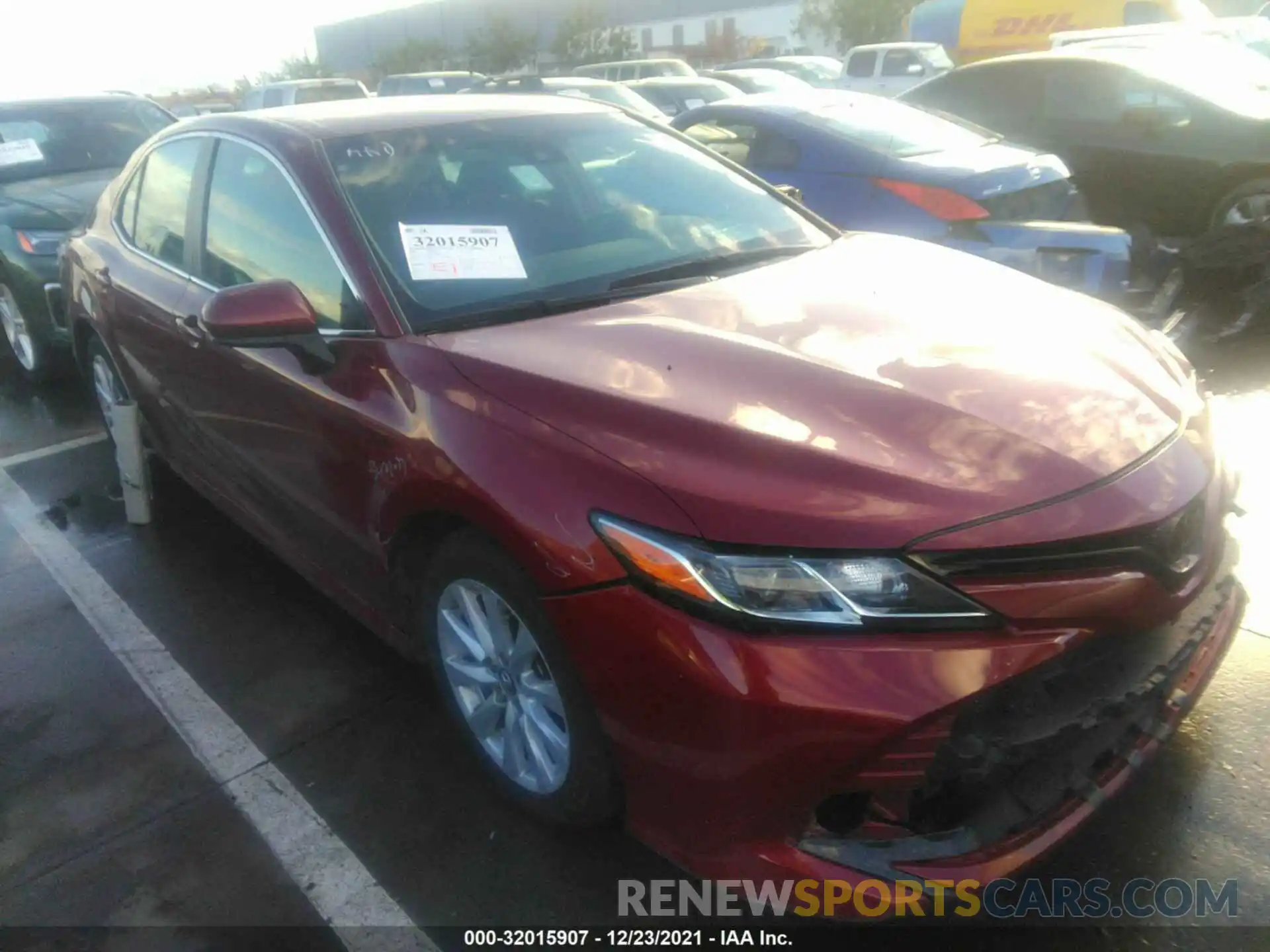 1 Photograph of a damaged car 4T1C11AK5LU332802 TOYOTA CAMRY 2020