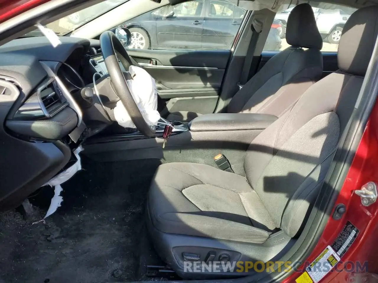 7 Photograph of a damaged car 4T1C11AK5LU334517 TOYOTA CAMRY 2020
