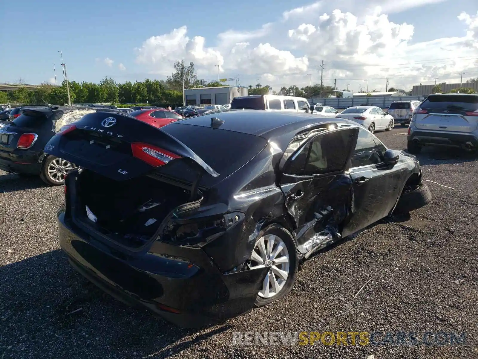 4 Photograph of a damaged car 4T1C11AK5LU341144 TOYOTA CAMRY 2020