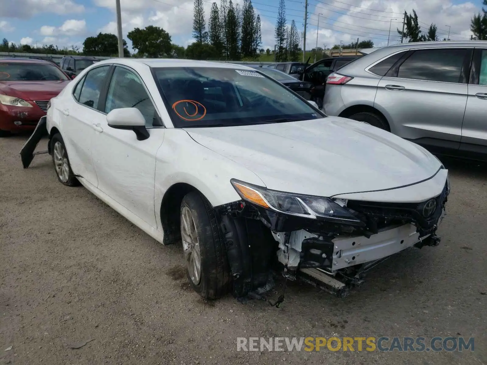 1 Photograph of a damaged car 4T1C11AK5LU343847 TOYOTA CAMRY 2020