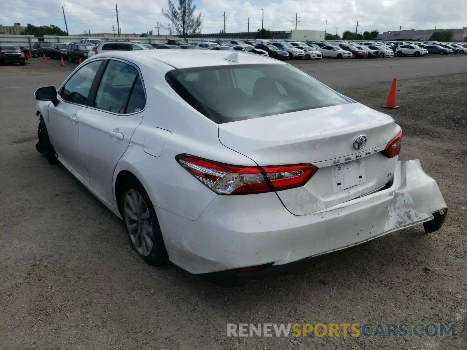 3 Photograph of a damaged car 4T1C11AK5LU343847 TOYOTA CAMRY 2020