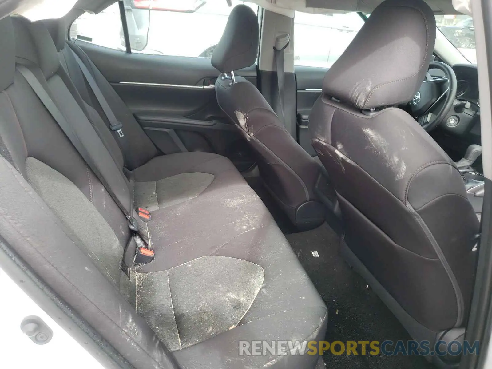6 Photograph of a damaged car 4T1C11AK5LU343847 TOYOTA CAMRY 2020