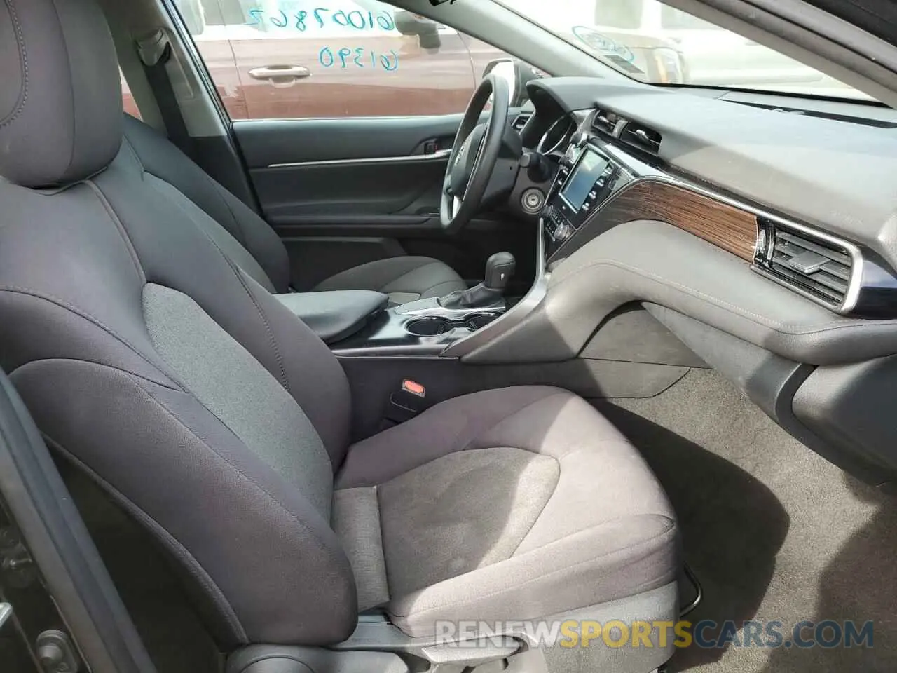 5 Photograph of a damaged car 4T1C11AK5LU343864 TOYOTA CAMRY 2020