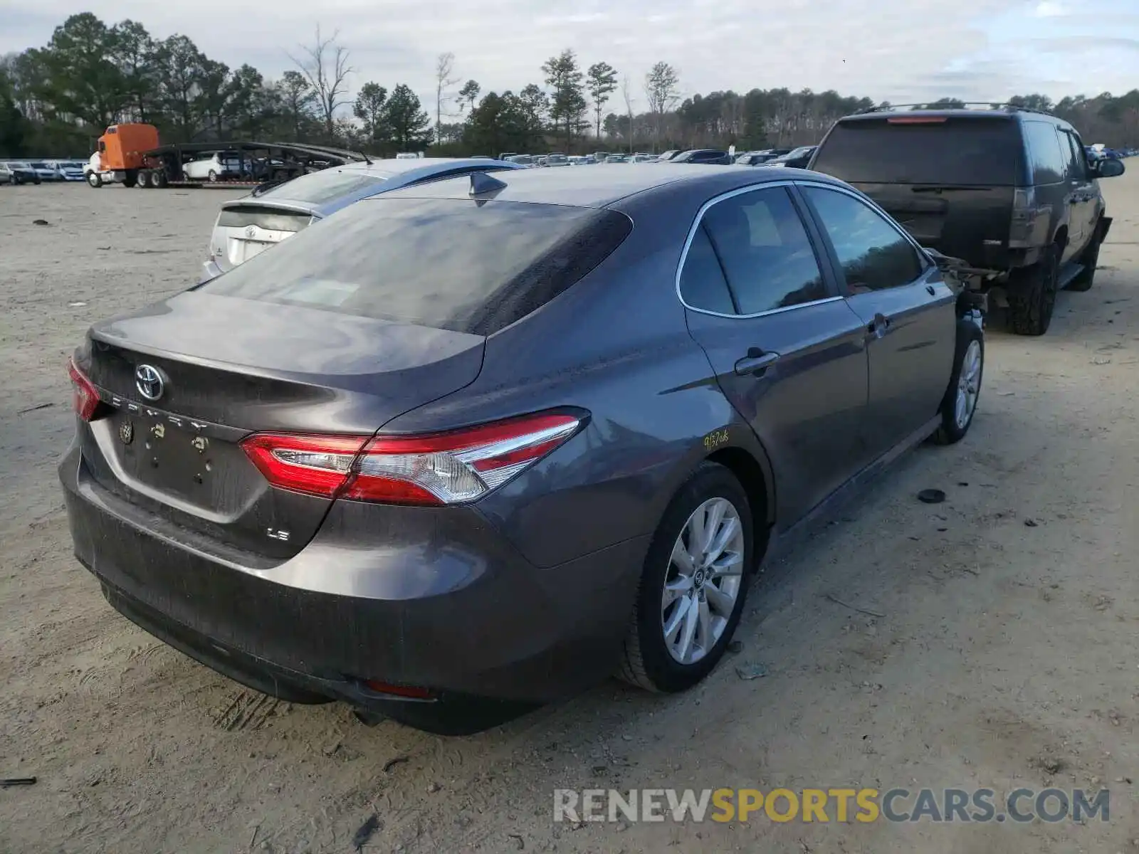 4 Photograph of a damaged car 4T1C11AK5LU351138 TOYOTA CAMRY 2020