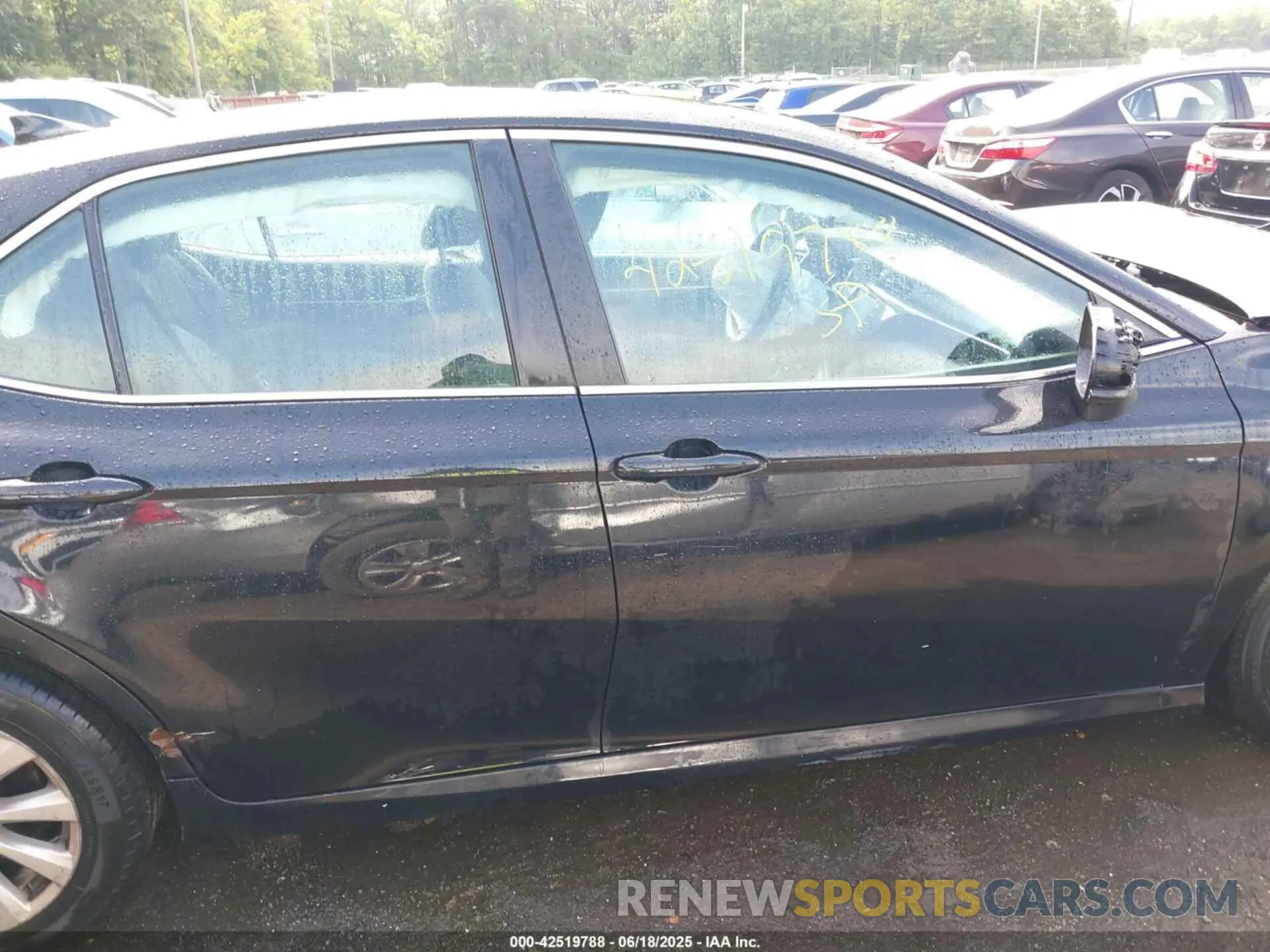 13 Photograph of a damaged car 4T1C11AK5LU352631 TOYOTA CAMRY 2020