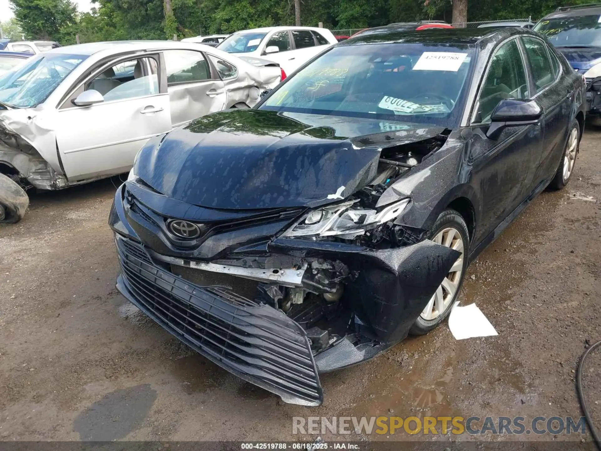 6 Photograph of a damaged car 4T1C11AK5LU352631 TOYOTA CAMRY 2020