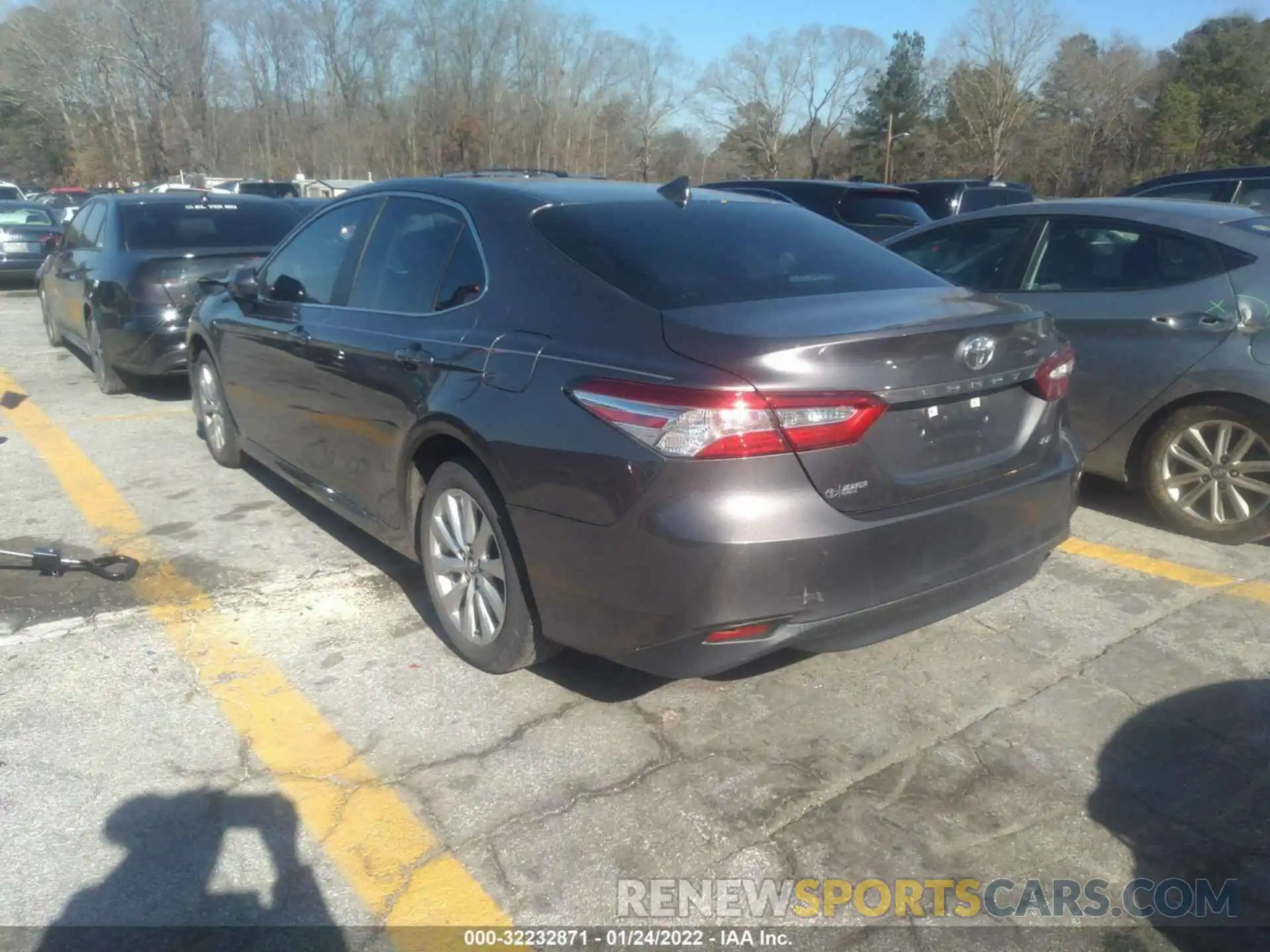 3 Photograph of a damaged car 4T1C11AK5LU352905 TOYOTA CAMRY 2020