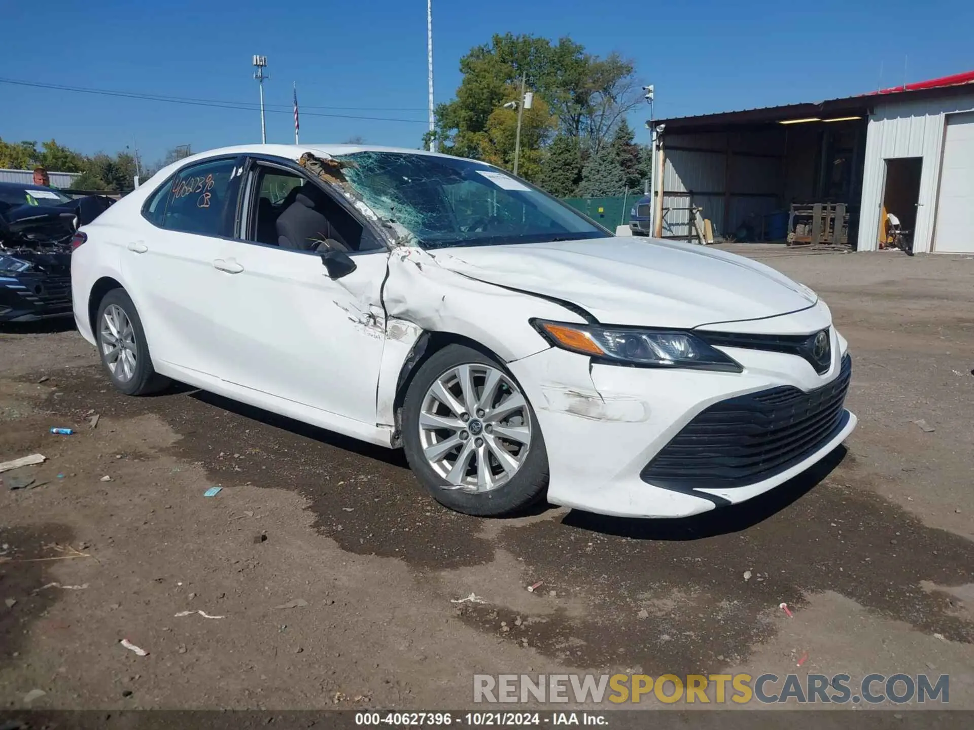 1 Photograph of a damaged car 4T1C11AK5LU355903 TOYOTA CAMRY 2020