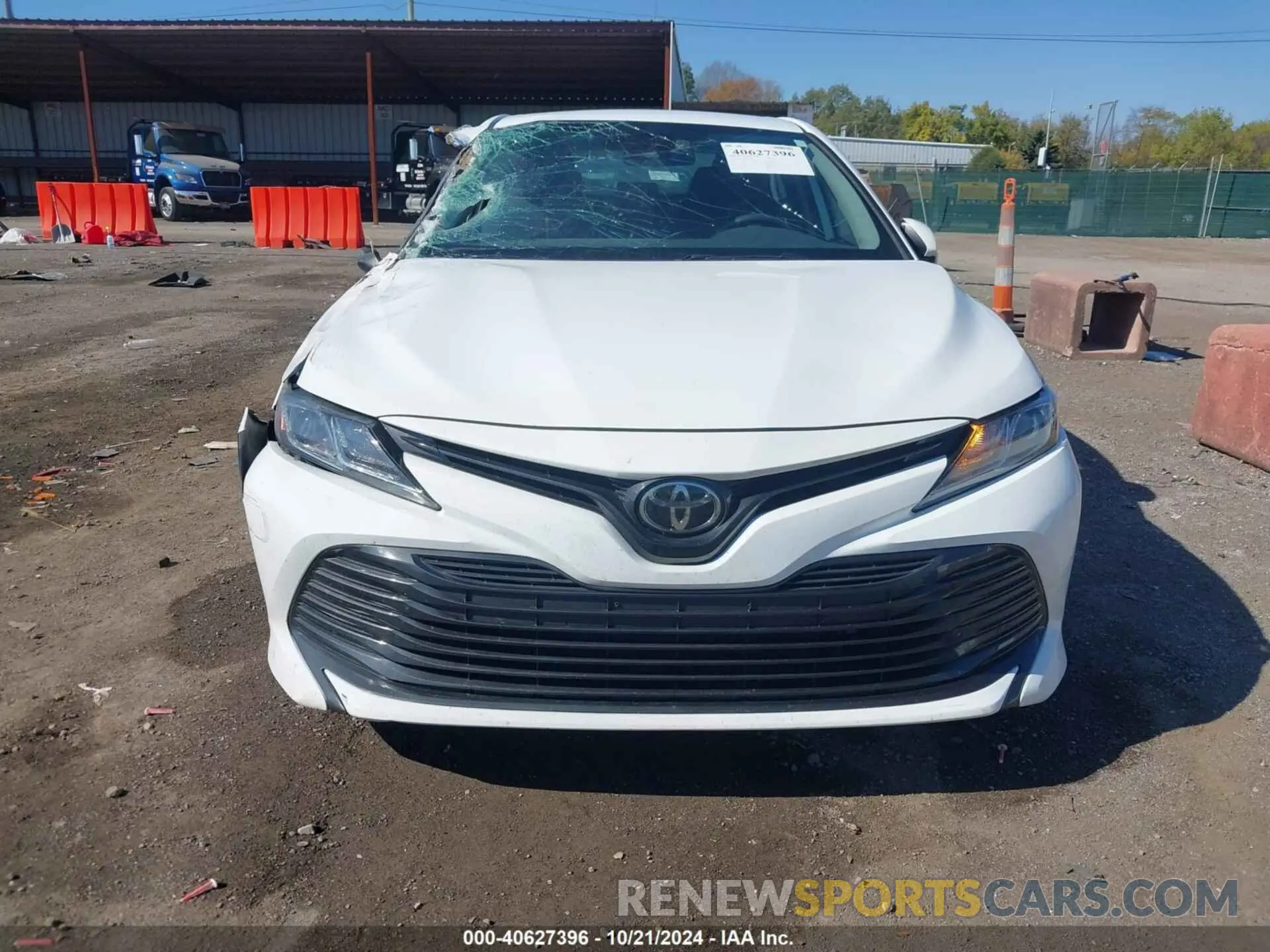 12 Photograph of a damaged car 4T1C11AK5LU355903 TOYOTA CAMRY 2020