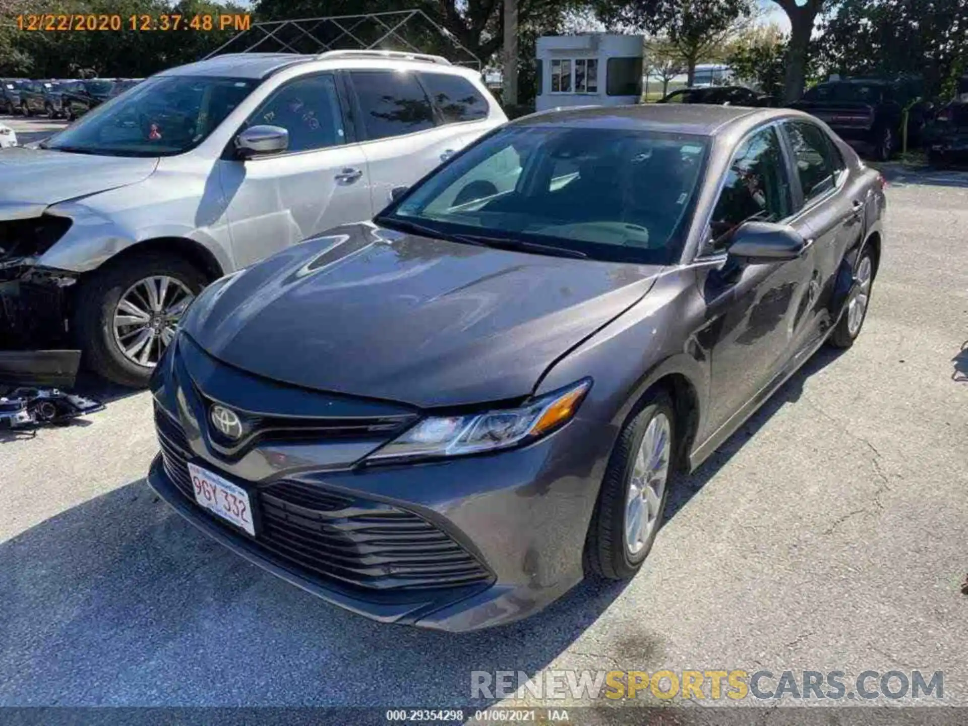 12 Photograph of a damaged car 4T1C11AK5LU356582 TOYOTA CAMRY 2020