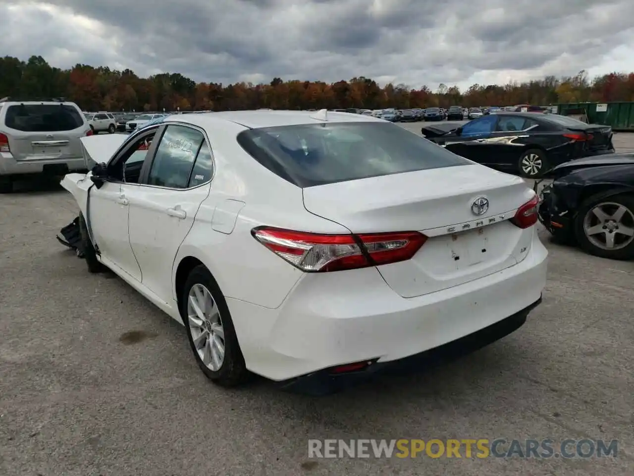 3 Photograph of a damaged car 4T1C11AK5LU360728 TOYOTA CAMRY 2020